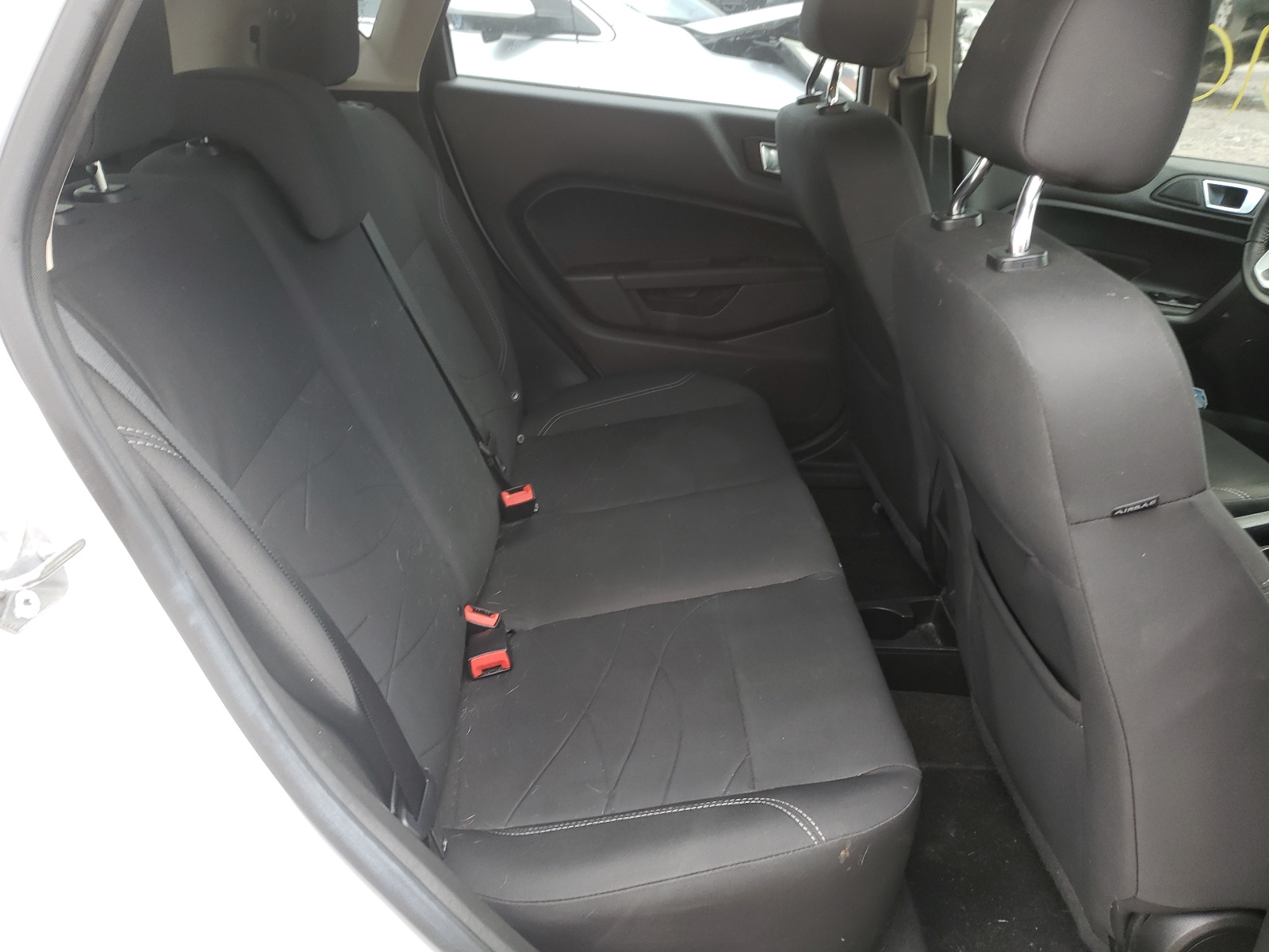 Zdjęcie 6 z aukcji – 2016 FORD FIESTA SE z VIN 3FADP4EJ4GM111749