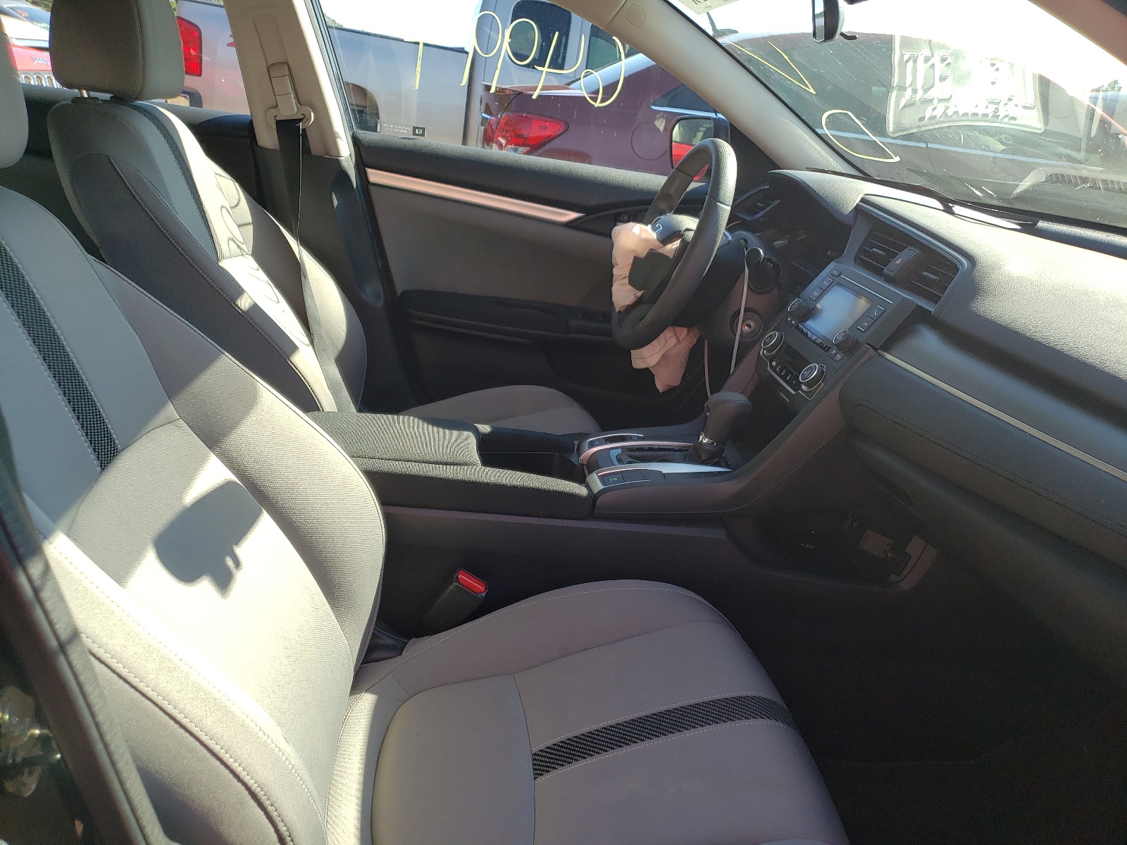 Photo 5 from auction – 2017 HONDA CIVIC LX with VIN 2HGFC2F52HH509533