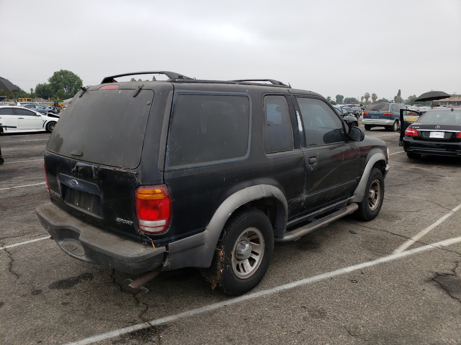 Фото 4 с аукциона – 1998 FORD EXPLORER с VIN 1FMYU22E0WUB88799