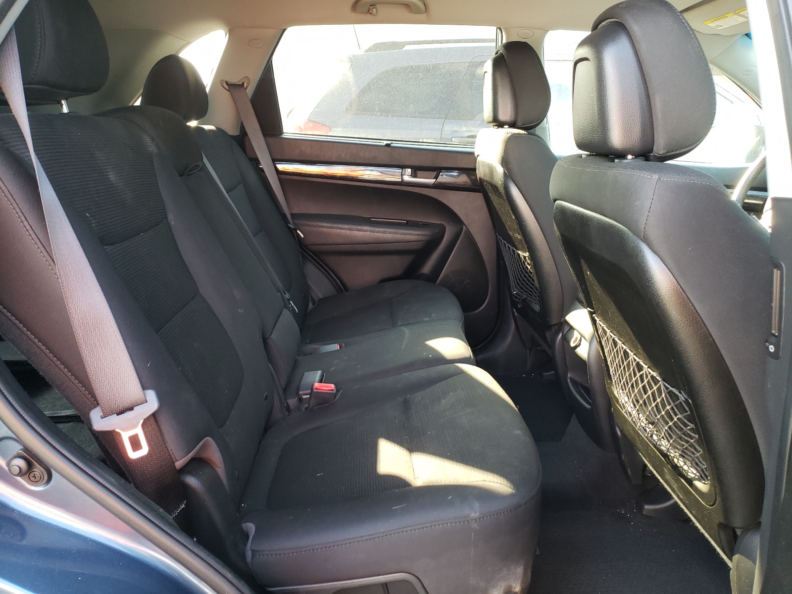 Photo 6 from auction – 2014 KIA SORENTO LX with VIN 5XYKT4A61EG459310