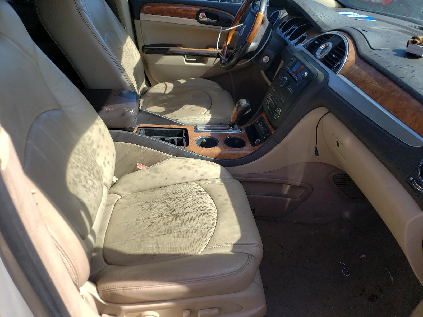 Photo 5 from auction – 2010 BUICK ENCLAVE CX with VIN 5GALVBED1AJ106282