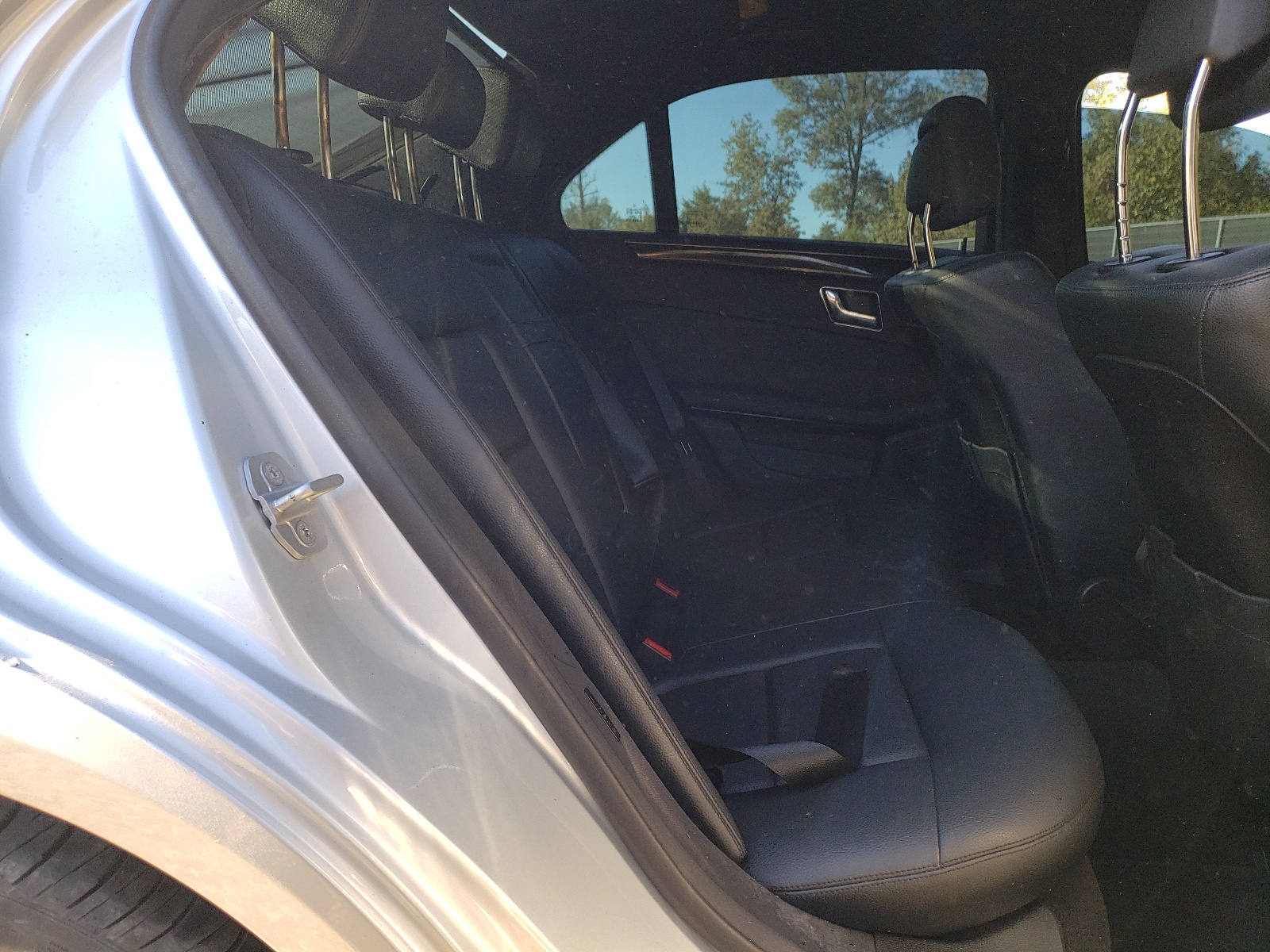 Photo 6 from auction – 2010 MERCEDES-BENZ E 350 with VIN WDDHF5GB2AA032259