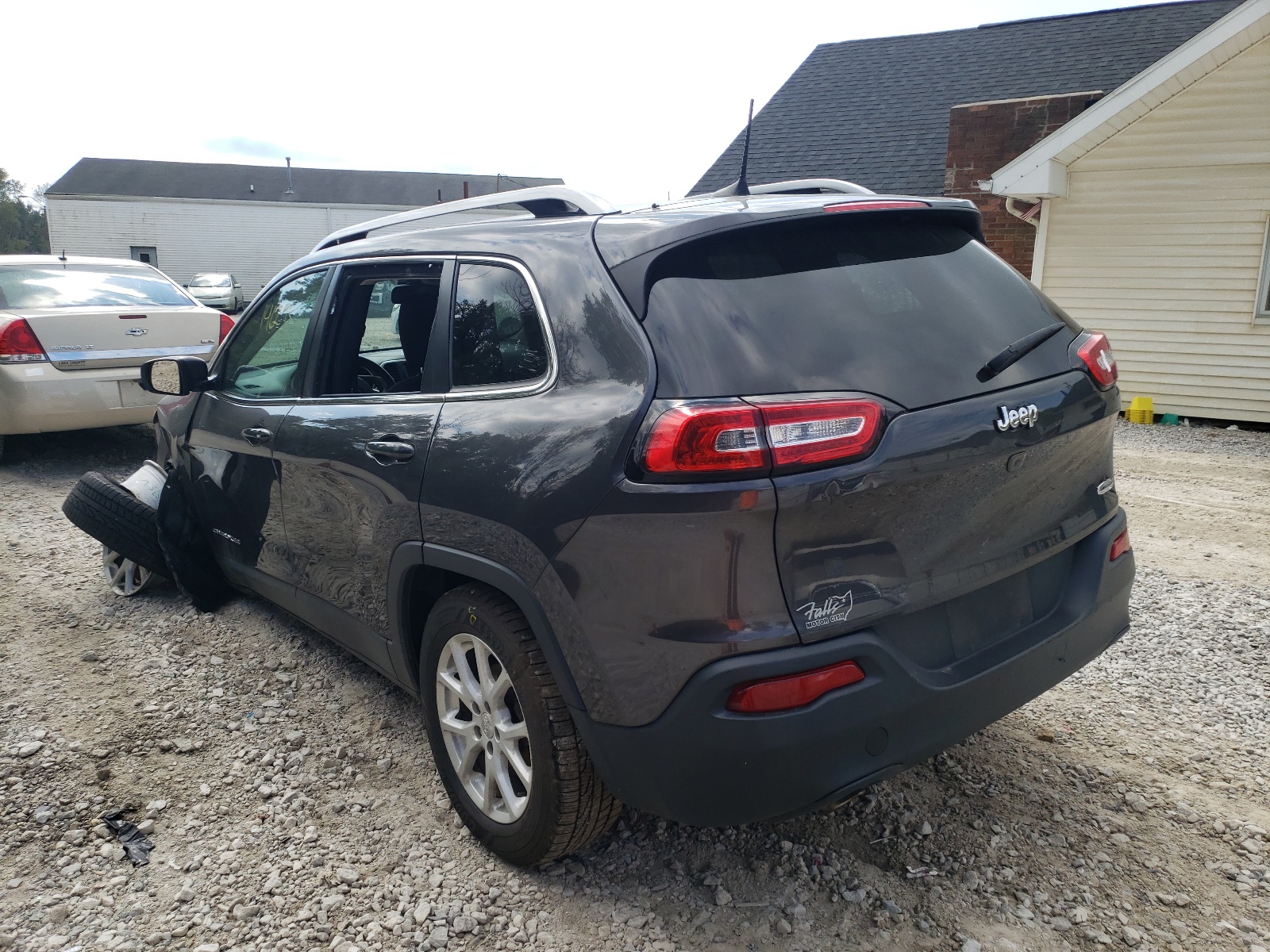 Photo 3 from auction – 2016 JEEP CHEROKEE L with VIN 1C4PJLCB1GW329548