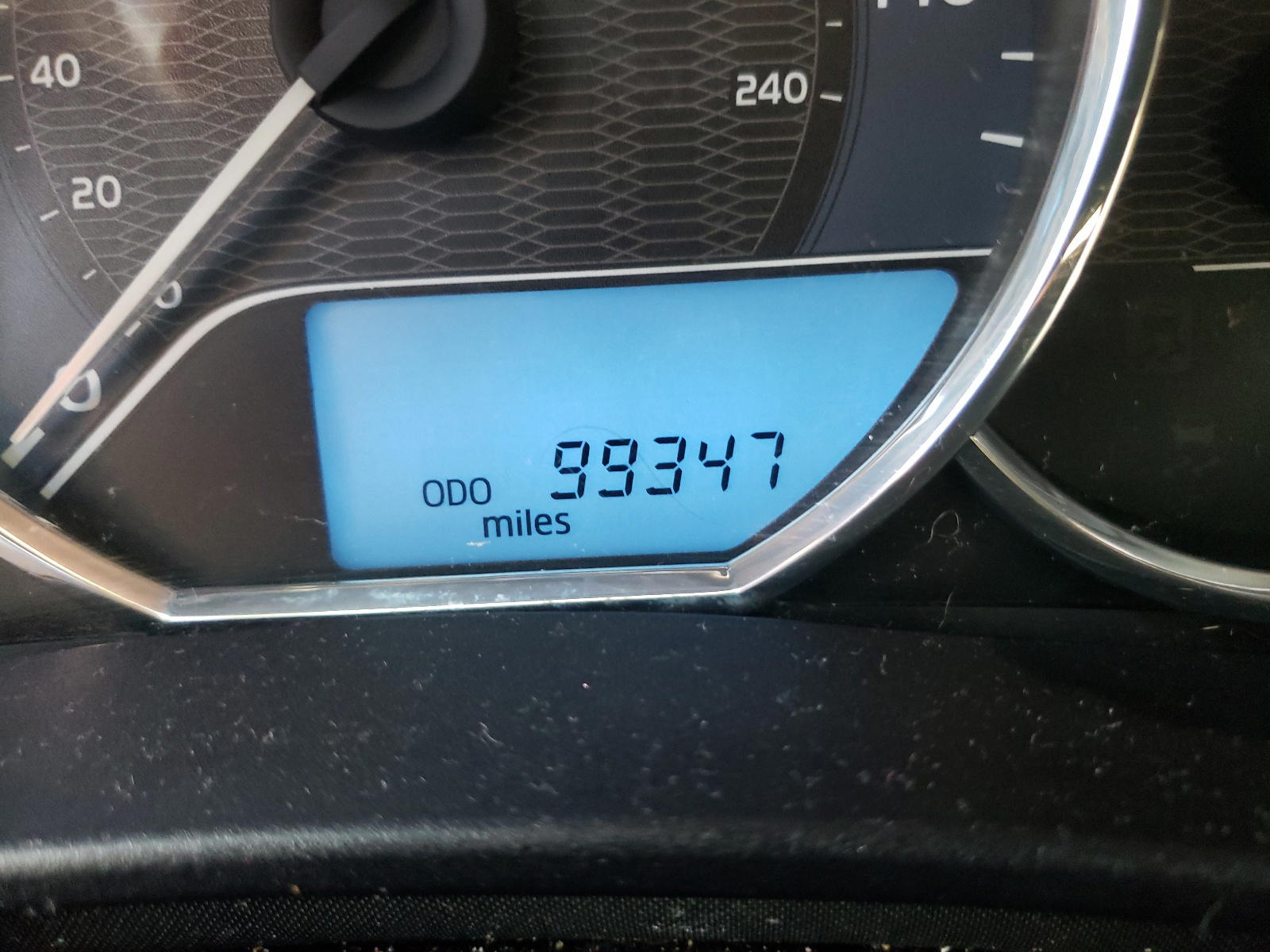 Photo 8 from auction – 2014 TOYOTA COROLLA L with VIN 2T1BURHEXEC206165