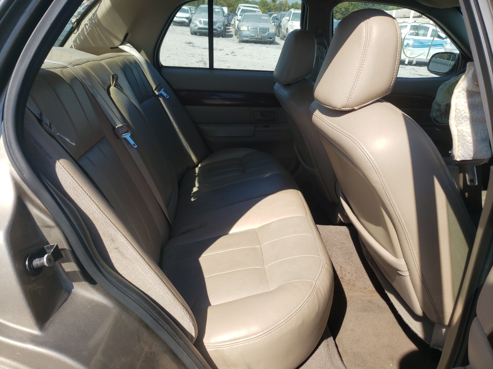 Photo 6 from auction – 2003 MERCURY GRAND MARQ with VIN 2MEFM75W33X682378
