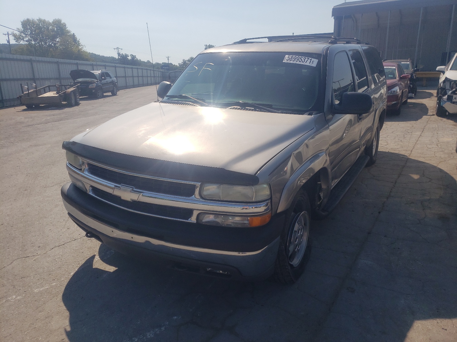 Photo 2 from auction – 2003 CHEVROLET SUBURBAN K with VIN 1GNFK16Z13J150267