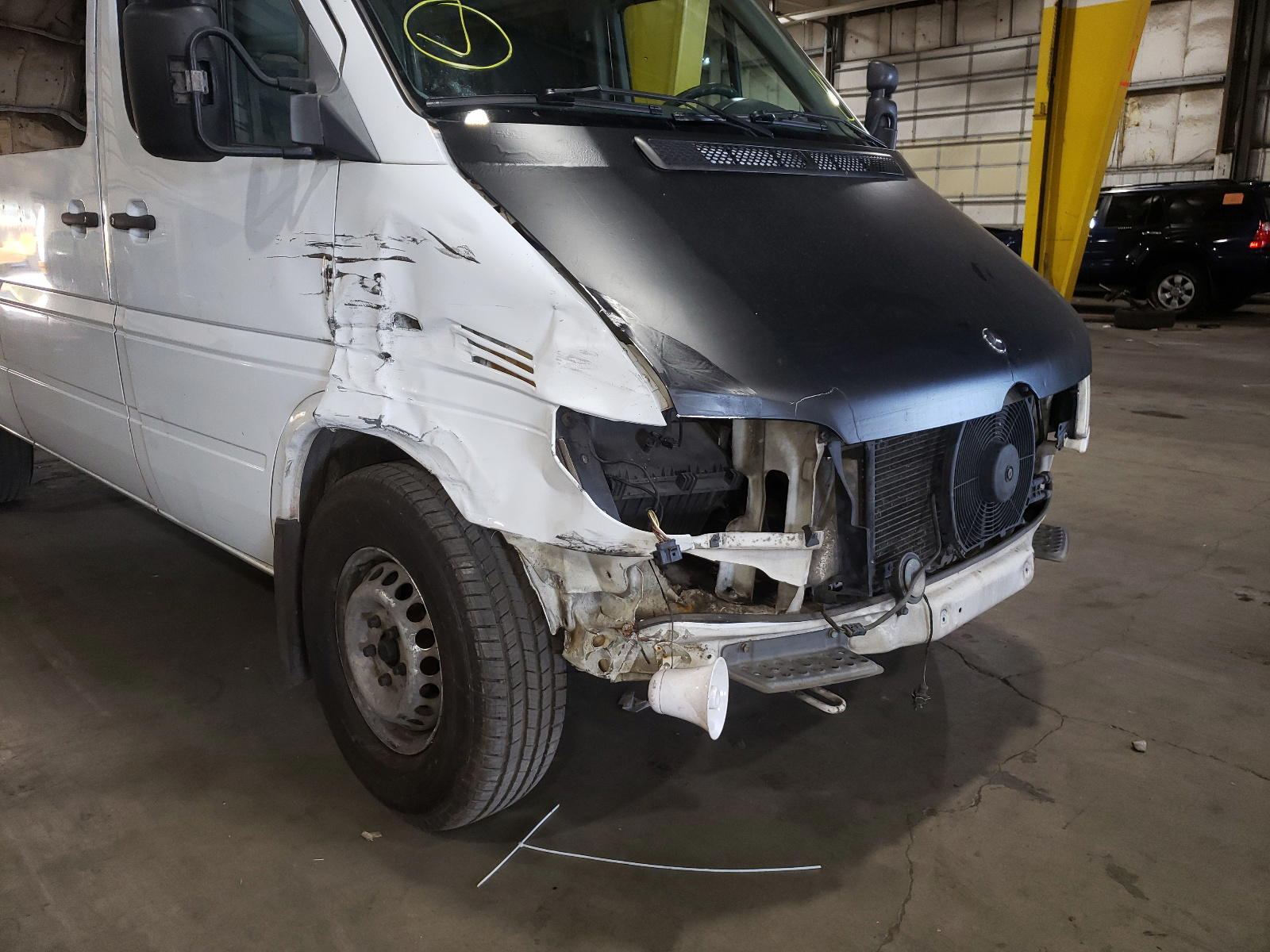 Photo 9 from auction – 2006 DODGE SPRINTER 2 with VIN WD0PD644765854330