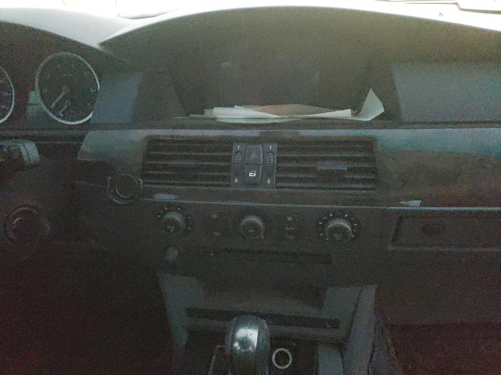 Photo 9 from auction – 2004 BMW 545 I with VIN WBANB33504B111096