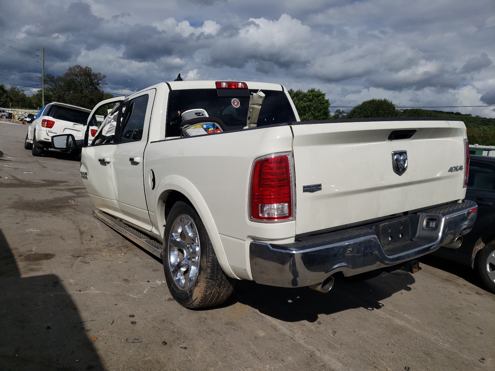 Photo 3 from auction – 2018 RAM 1500 LARAM with VIN 1C6RR7NM6JS279453