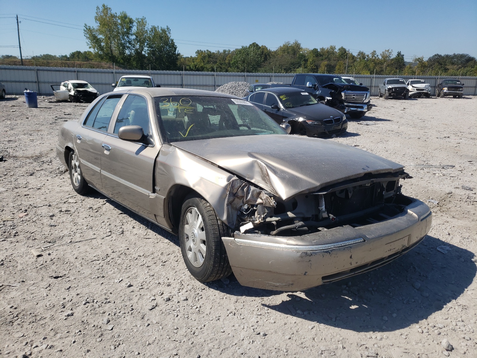 Photo 1 from auction – 2003 MERCURY GRAND MARQ with VIN 2MEFM75W33X682378
