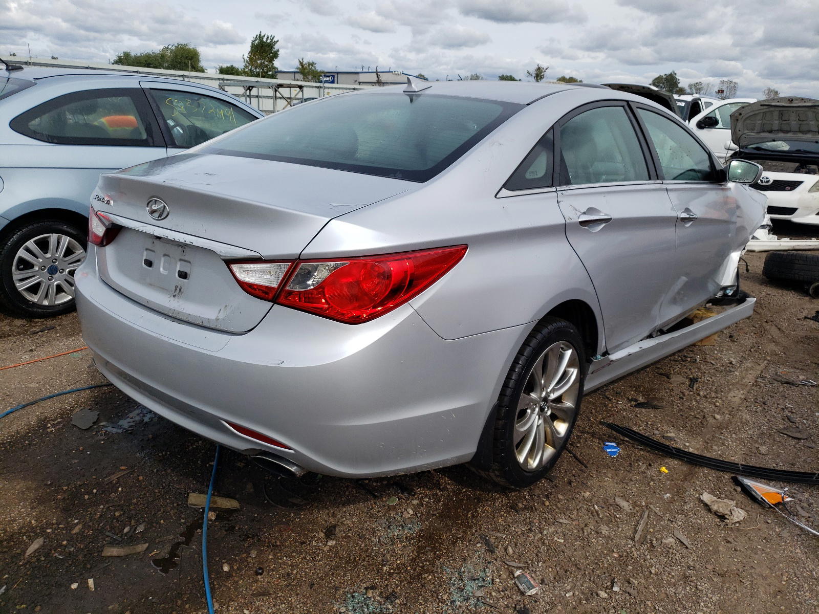 Photo 4 from auction – 2012 HYUNDAI SONATA SE with VIN 5NPEC4AC9CH428976