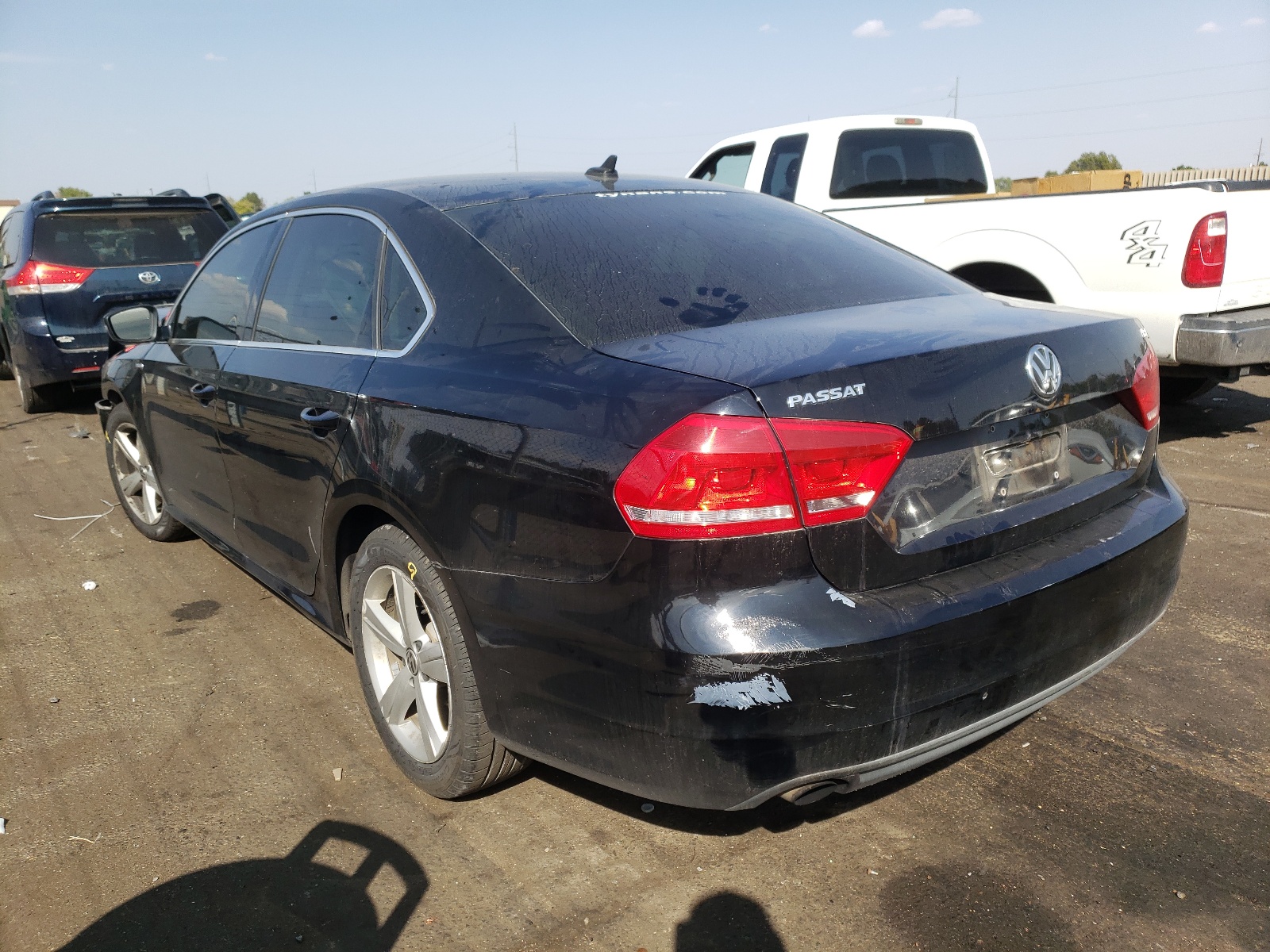 Photo 3 from auction – 2014 VOLKSWAGEN PASSAT S with VIN 1VWAT7A37EC058798