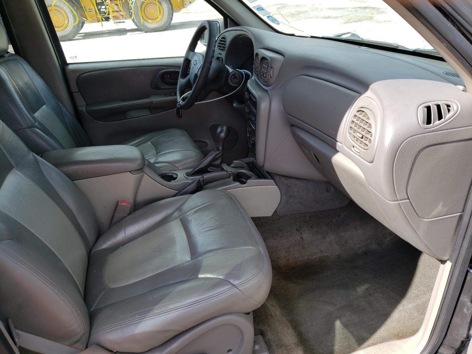 Photo 5 from auction – 2004 CHEVROLET TRAILBLAZE with VIN 1GNDS13S542393221