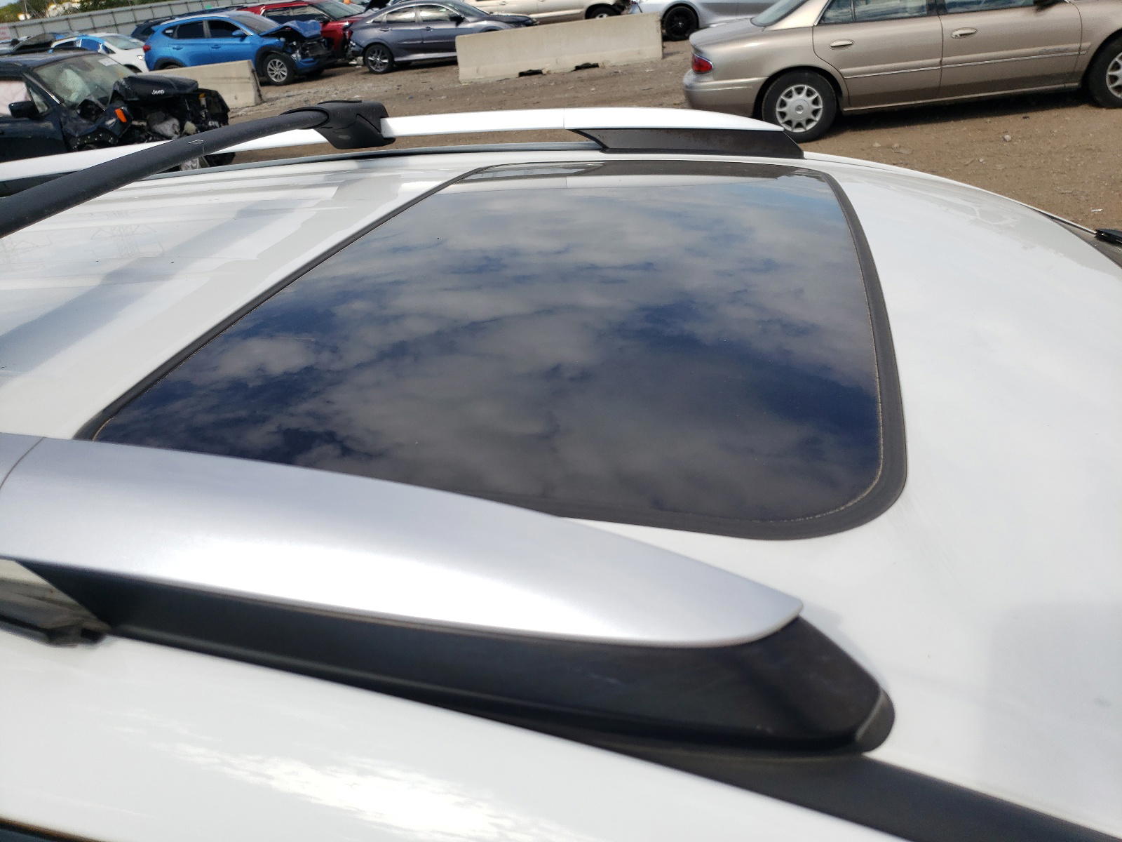 Photo 9 from auction – 2015 TOYOTA RAV4 XLE with VIN JTMRFREV3FJ024133