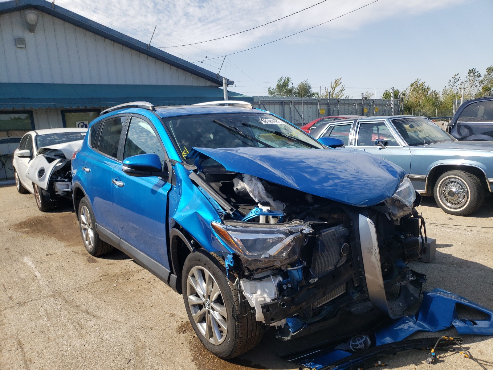 TOYOTA RAV4 LIMIT 2017 z numerem VIN 2T3DFREV0HW544949 - Zdjęcie z aukcji