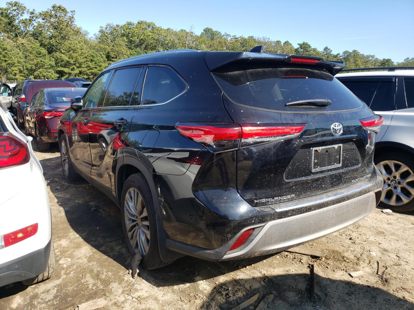 Photo 3 from auction – 2020 TOYOTA HIGHLANDER with VIN 5TDFZRBHXLS053703