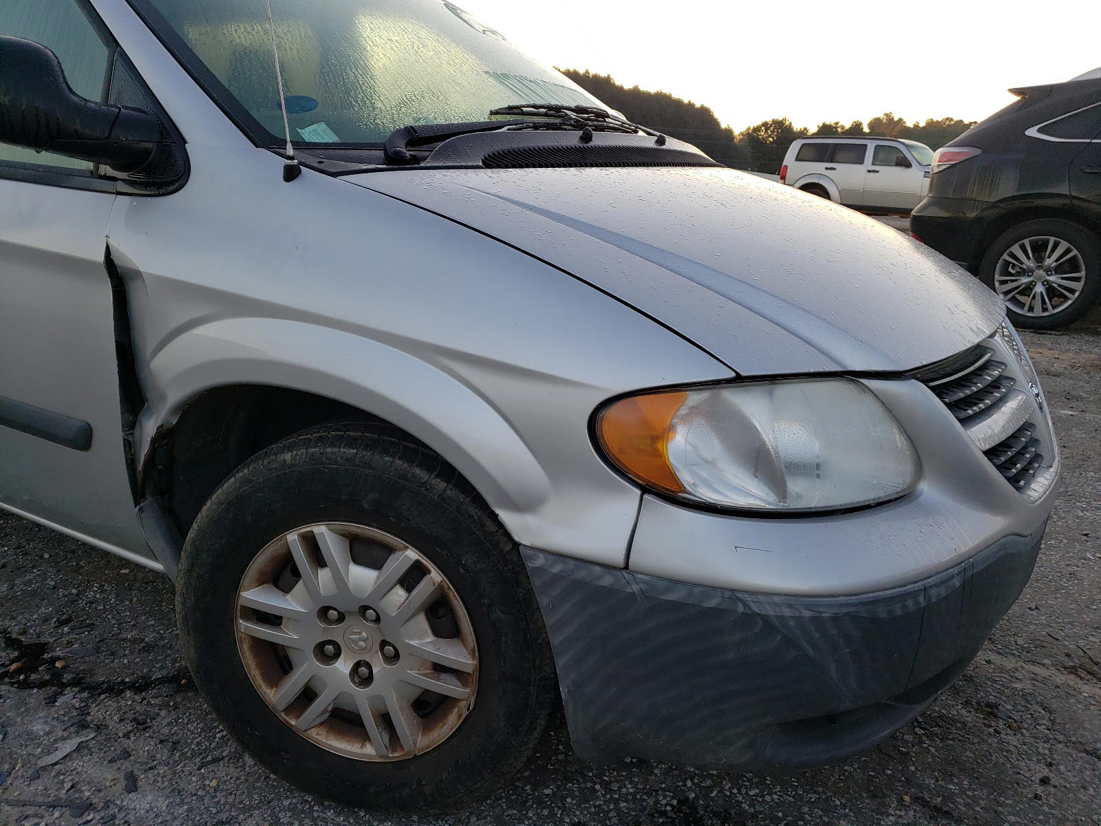 Photo 9 from auction – 2005 DODGE CARAVAN SE with VIN 1D4GP25RX5B395784