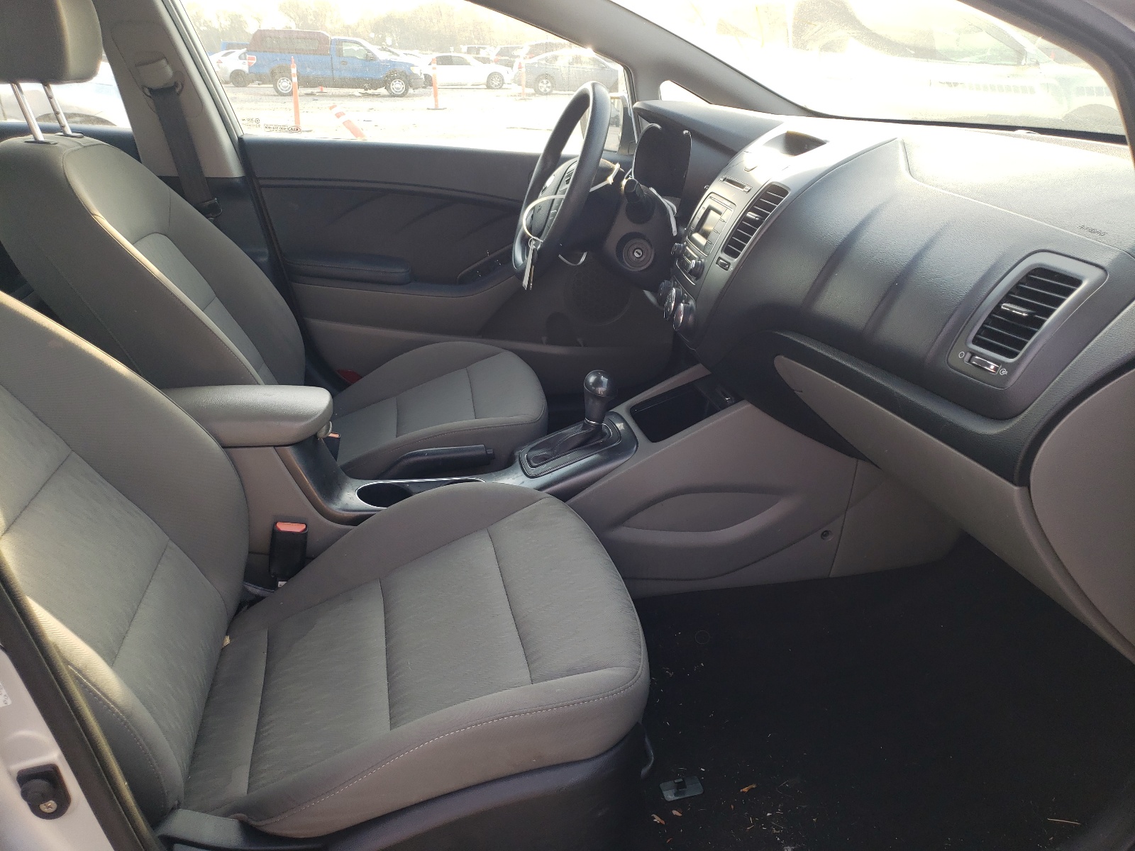 Zdjęcie 5 z aukcji – 2015 KIA FORTE LX z VIN KNAFK4A60F5406626