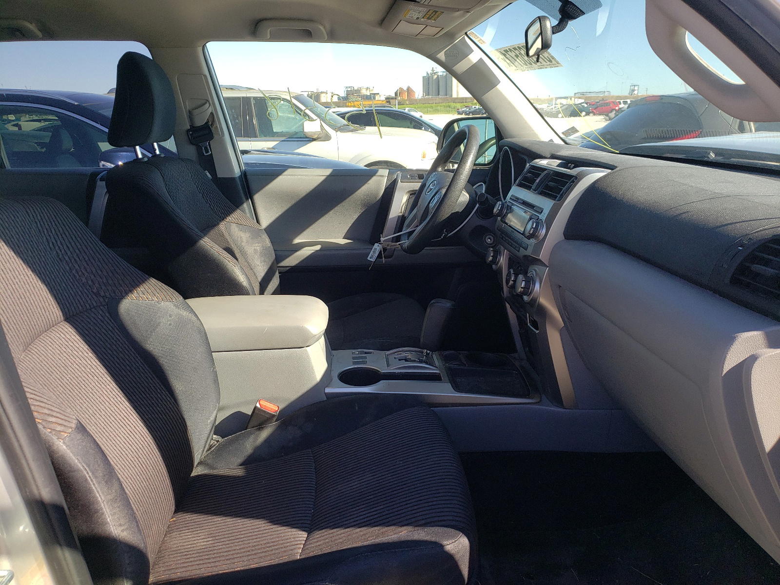 Photo 5 from auction – 2012 TOYOTA 4RUNNER SR with VIN JTEZU5JR8C5040626