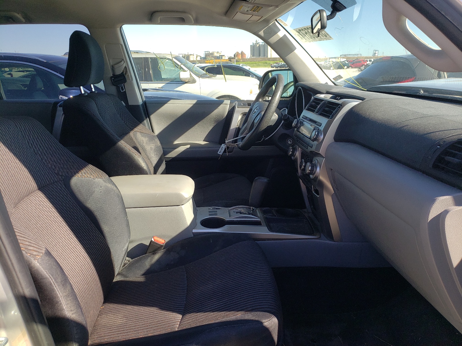 Zdjęcie 5 z aukcji – 2012 TOYOTA 4RUNNER SR z VIN JTEZU5JR8C5040626
