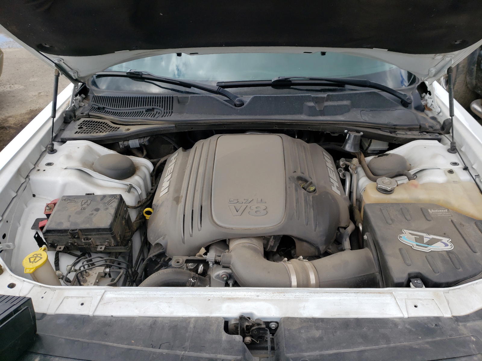 Photo 7 from auction – 2016 DODGE CHALLENGER with VIN 2C3CDZBT9GH171577