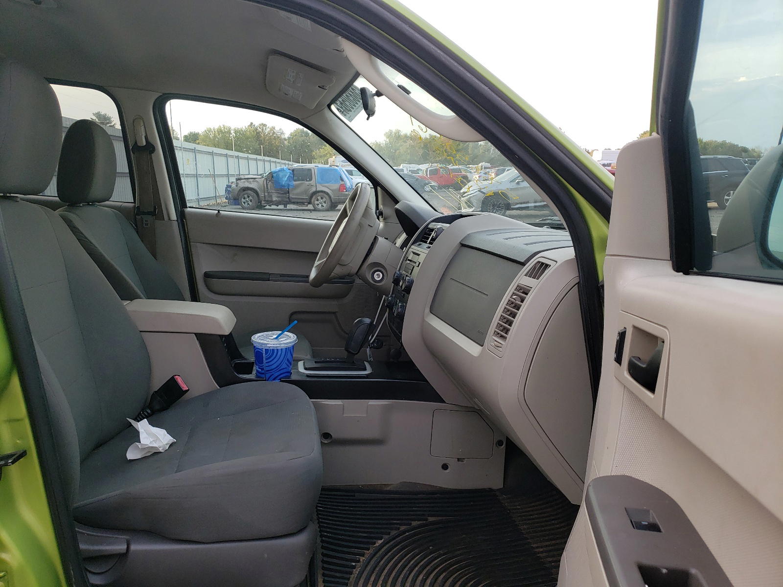 Photo 5 from auction – 2011 FORD ESCAPE XLS with VIN 1FMCU0C71BKC06084