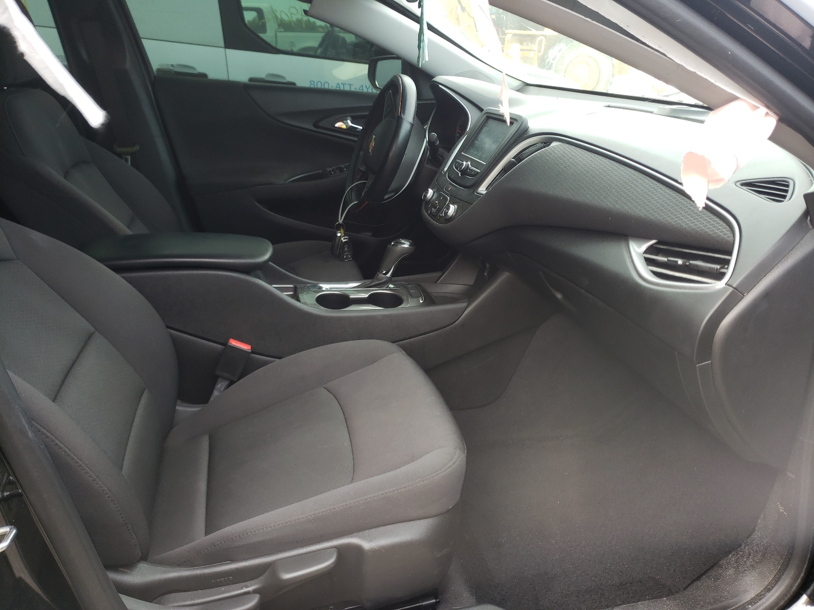 Photo 5 from auction – 2017 CHEVROLET MALIBU LS with VIN 1G1ZB5ST5HF284667