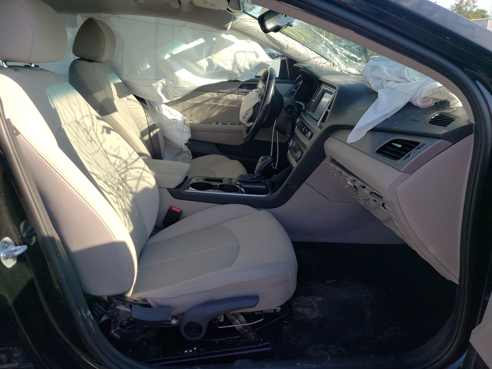 Photo 5 from auction – 2019 HYUNDAI SONATA LIM with VIN 5NPE34AF1KH785156