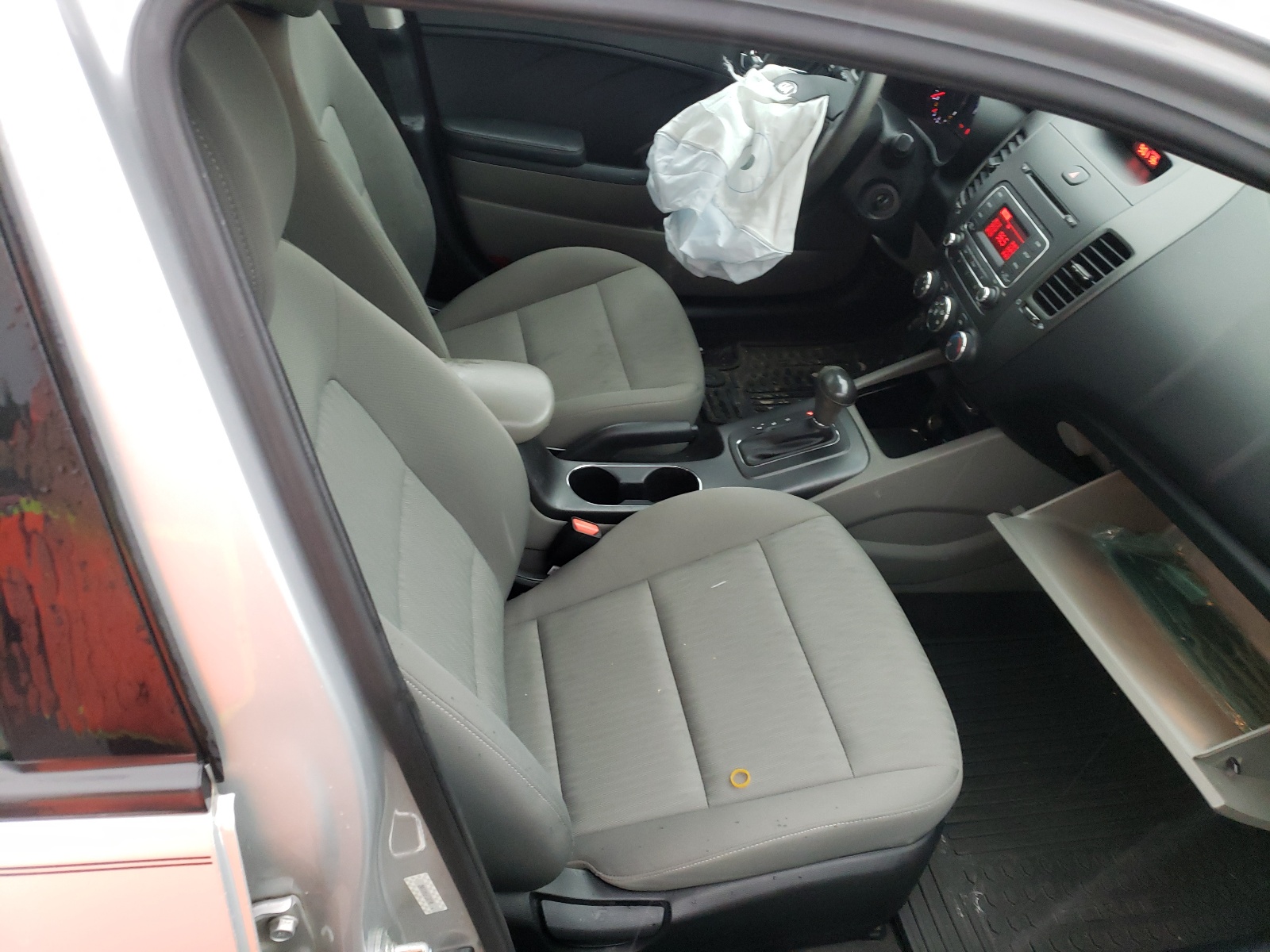 Photo 5 from auction – 2015 KIA FORTE LX with VIN KNAFK4A65F5342146