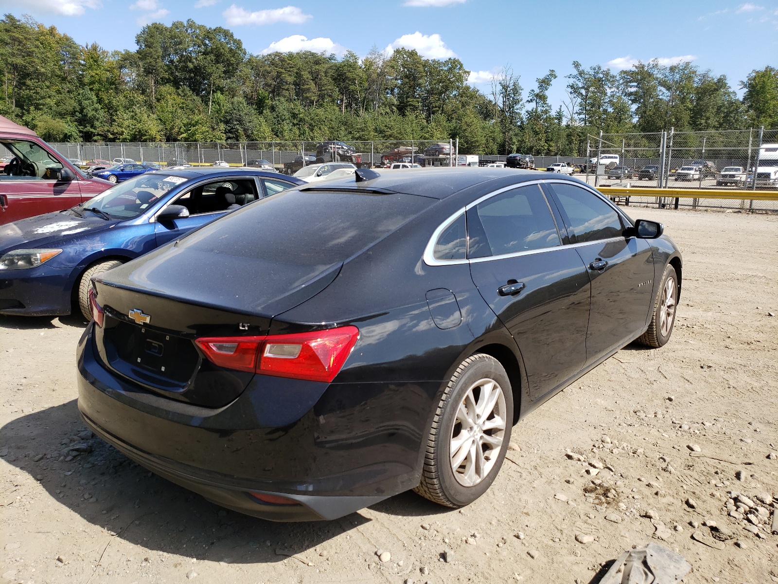 Photo 4 from auction – 2017 CHEVROLET MALIBU LT with VIN 1G1ZE5ST8HF158357