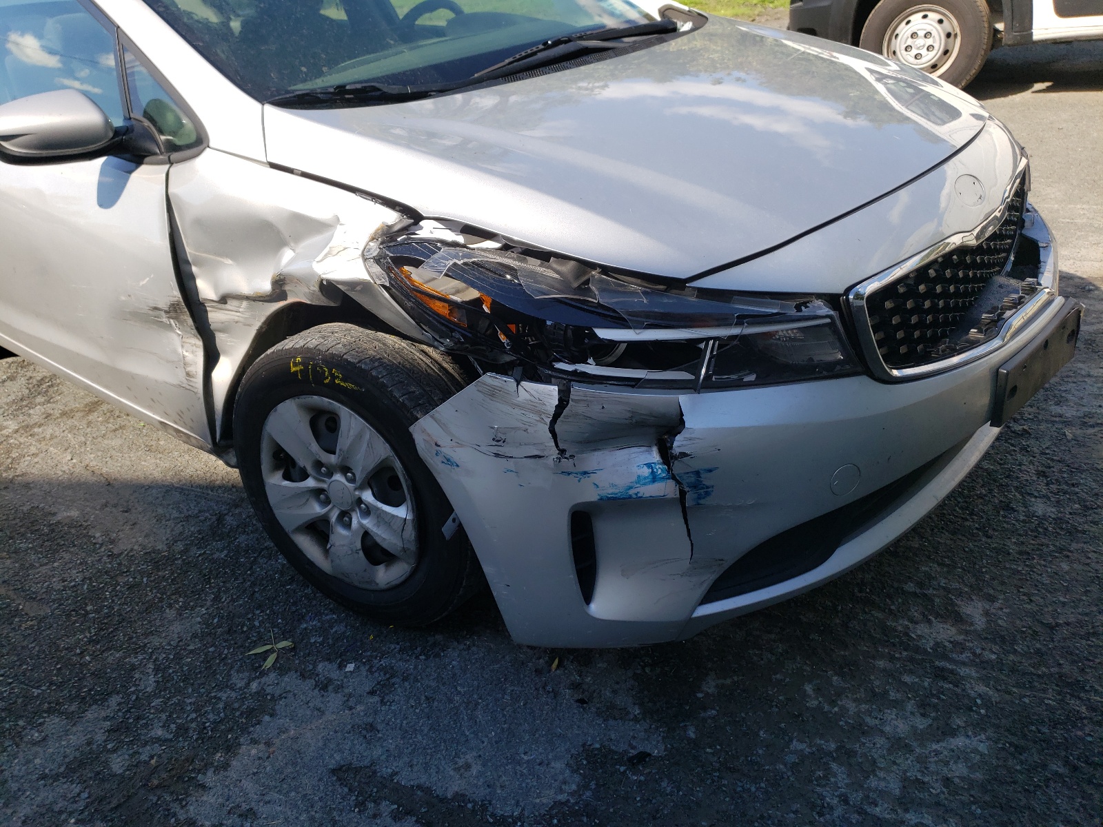 Photo 9 from auction – 2018 KIA FORTE LX with VIN 3KPFK4A78JE220244