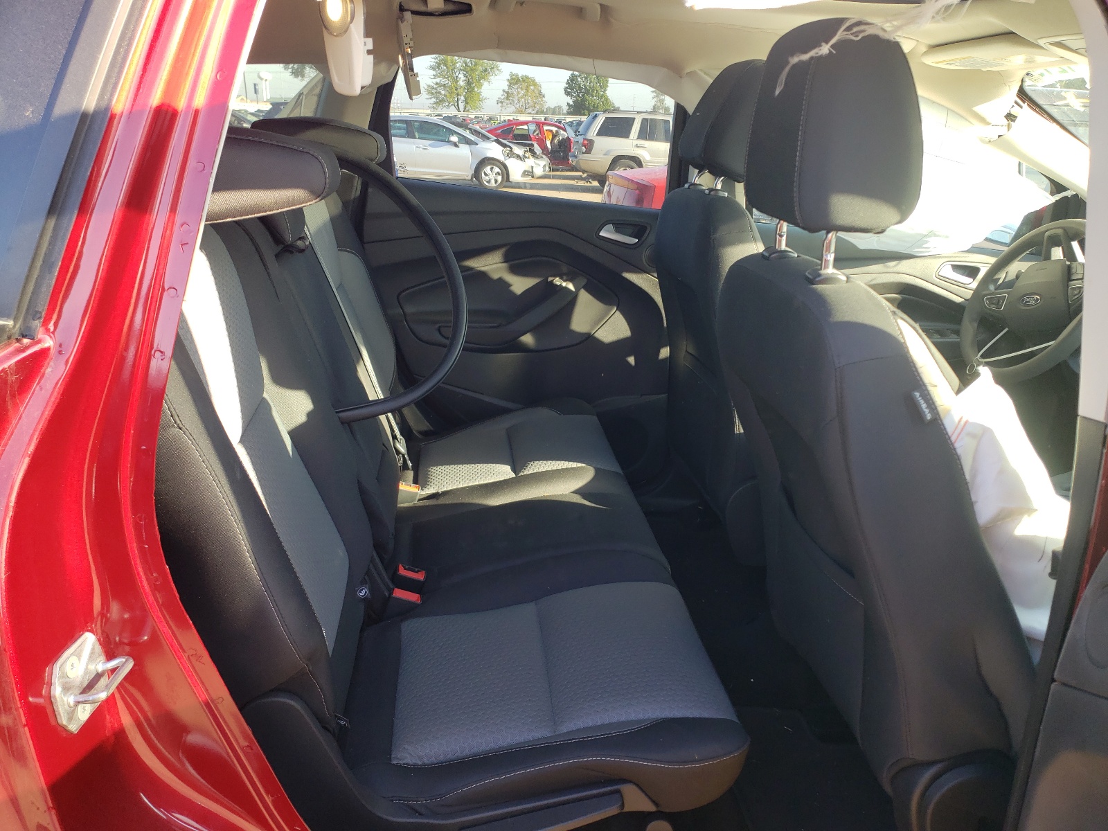 Photo 6 from auction – 2017 FORD ESCAPE SE with VIN 1FMCU0GD1HUC86614