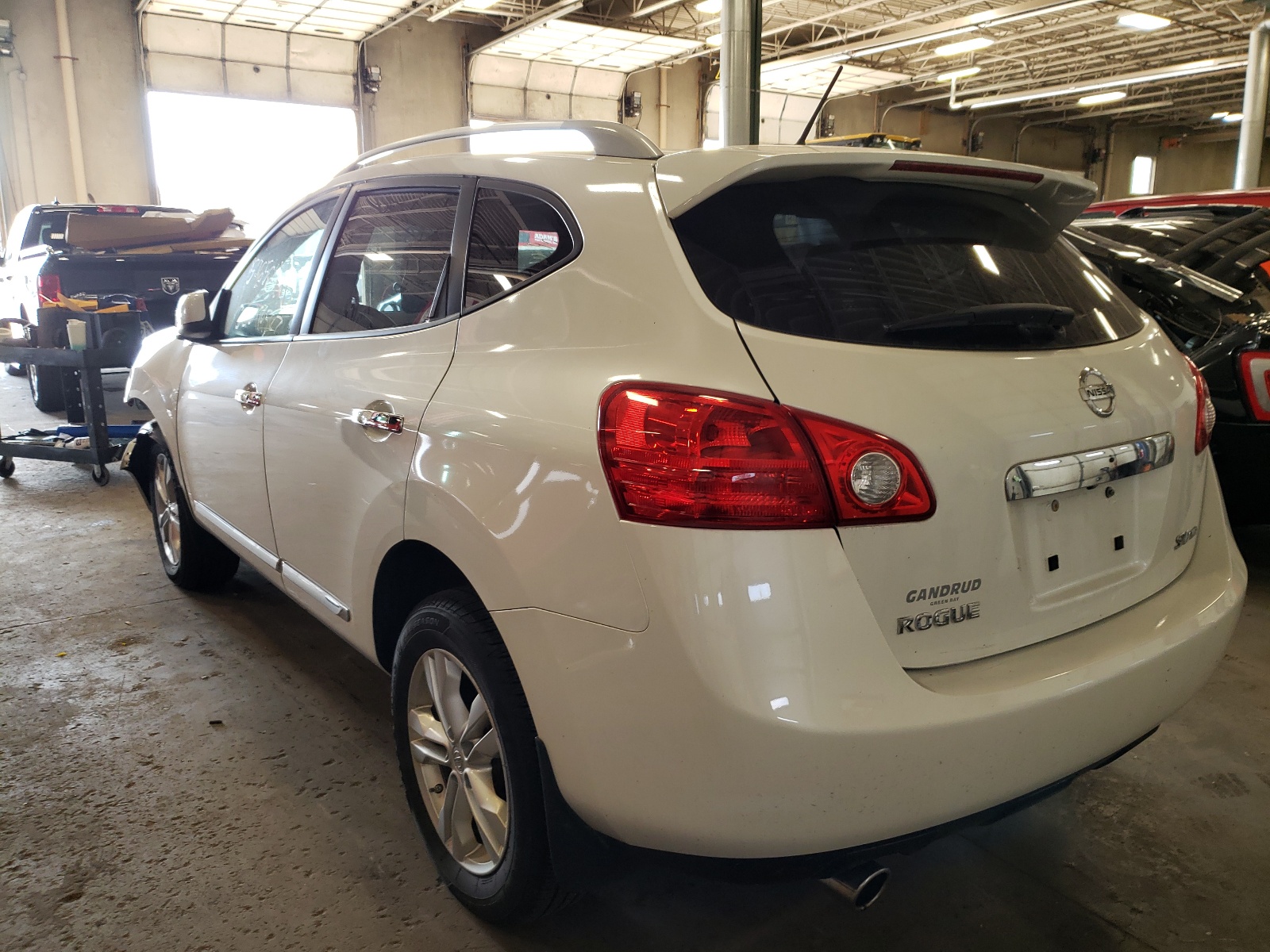 Photo 3 from auction – 2013 NISSAN ROGUE S with VIN JN8AS5MV2DW607462