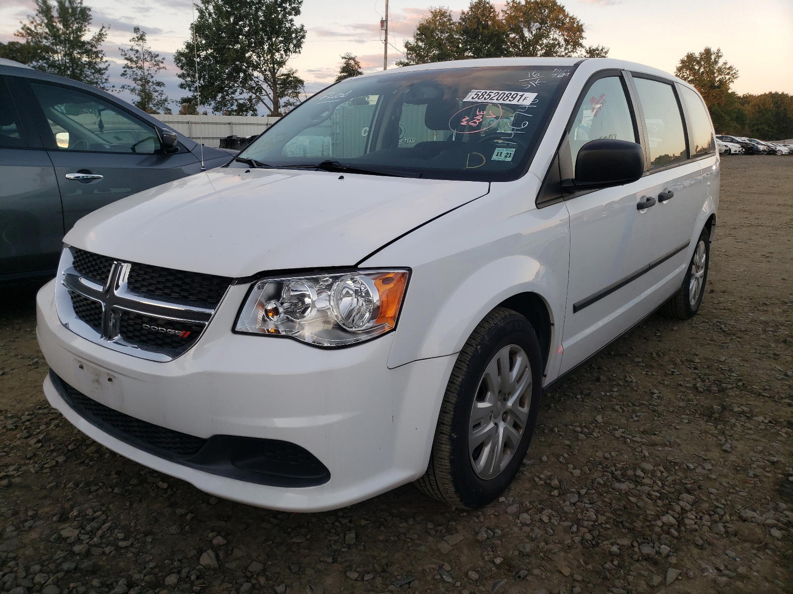 Photo 2 from auction – 2016 DODGE GRAND CARA with VIN 2C4RDGBG7GR146748