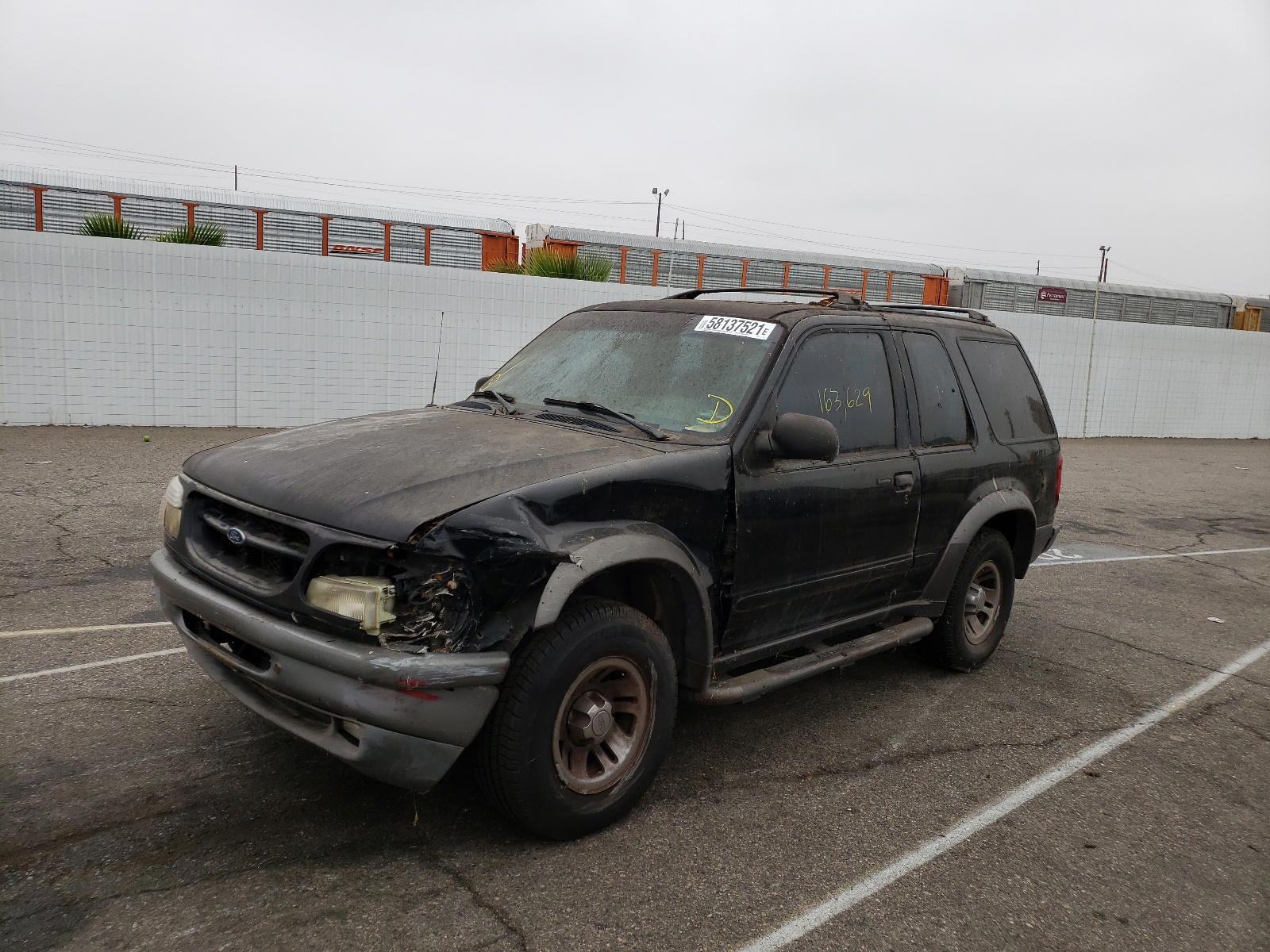 Photo 2 from auction – 1998 FORD EXPLORER with VIN 1FMYU22E0WUB88799
