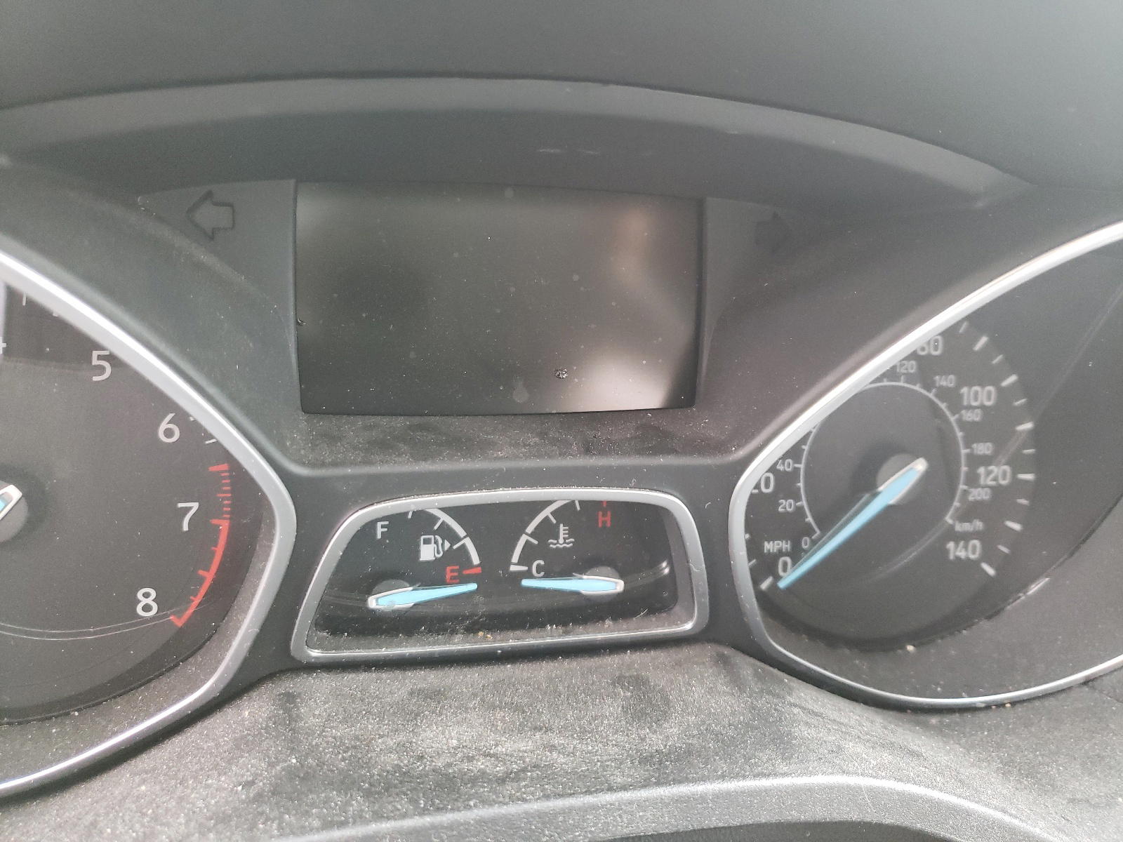 Photo 8 from auction – 2017 FORD ESCAPE SE with VIN 1FMCU9GD1HUC04207