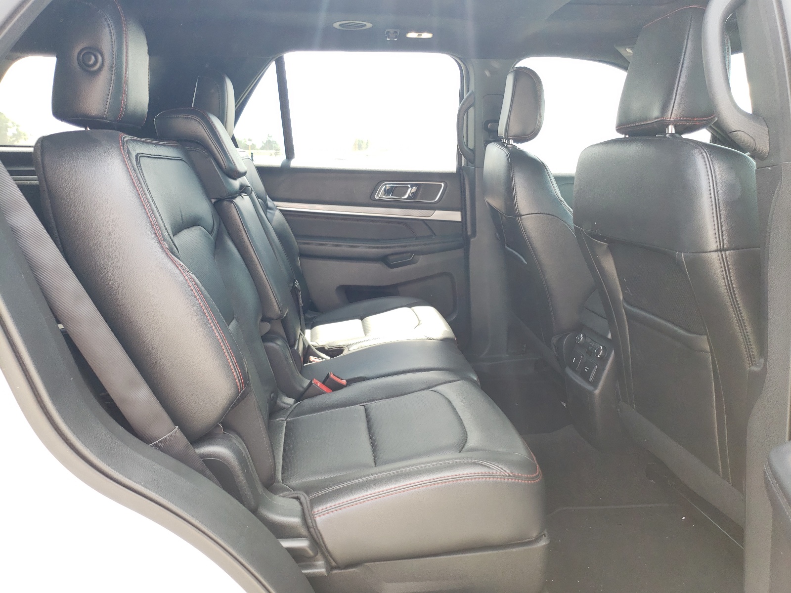 Photo 6 from auction – 2018 FORD EXPLORER S with VIN 1FM5K8GT8JGC12227