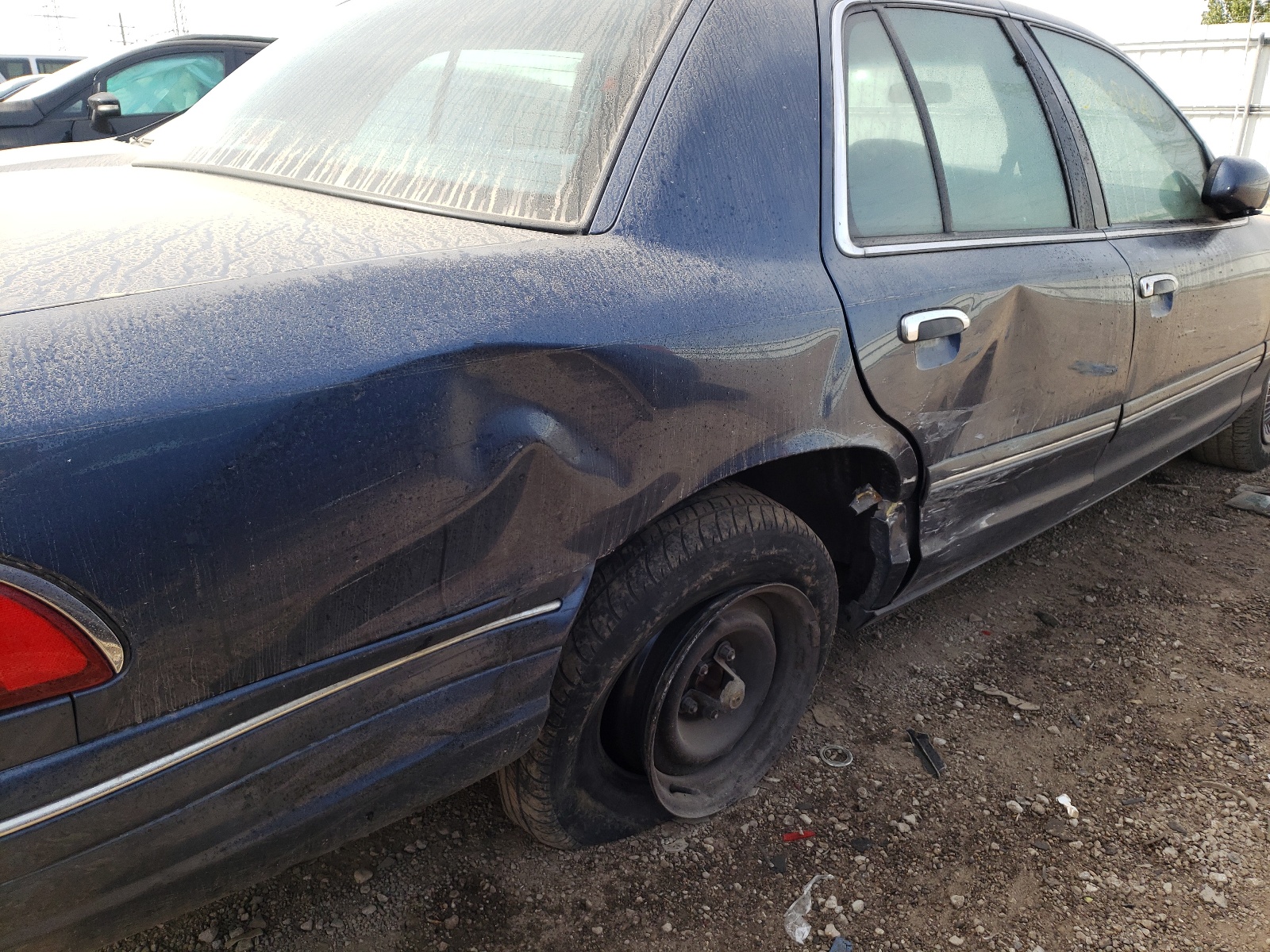 Photo 9 from auction – 1997 MERCURY GRAND MARQ with VIN 2MELM74W7VX718788