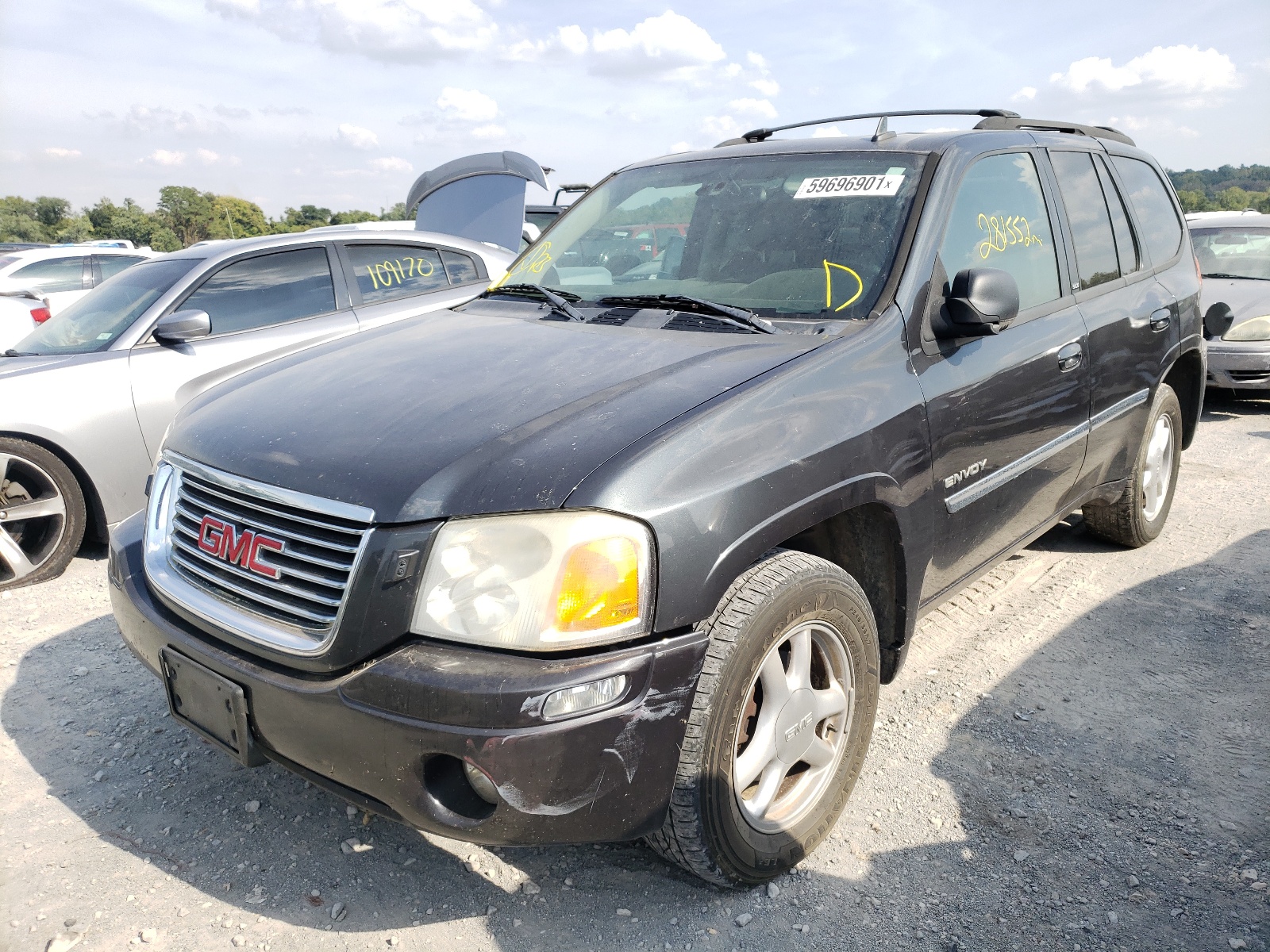 Photo 2 from auction – 2006 GMC ENVOY with VIN 1GKDT13S162341565