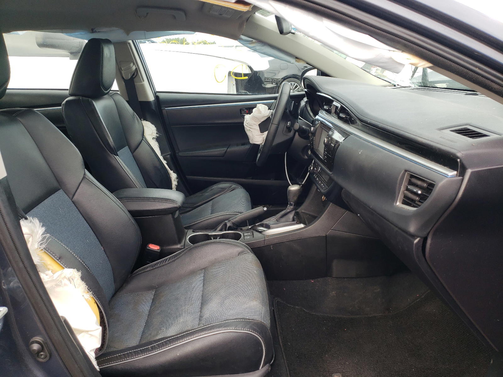 Photo 5 from auction – 2014 TOYOTA COROLLA L with VIN 5YFBURHE2EP068167