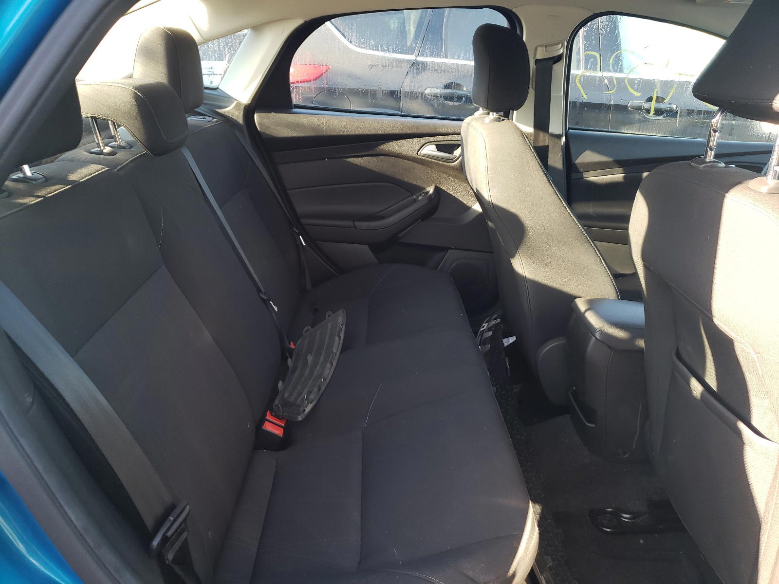 Photo 6 from auction – 2016 FORD FOCUS with VIN 1FADP3F2XGL371544