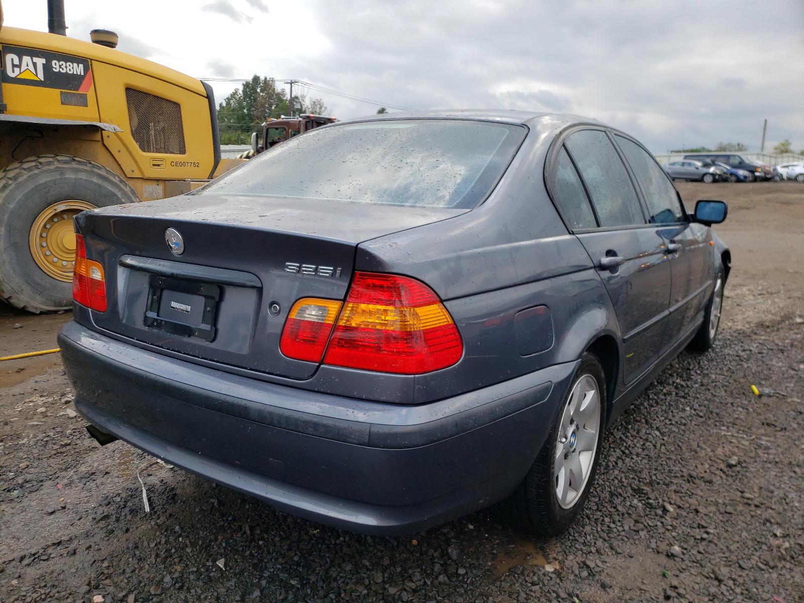 Photo 4 from auction – 2003 BMW 325 I with VIN WBAET37403NJ27715