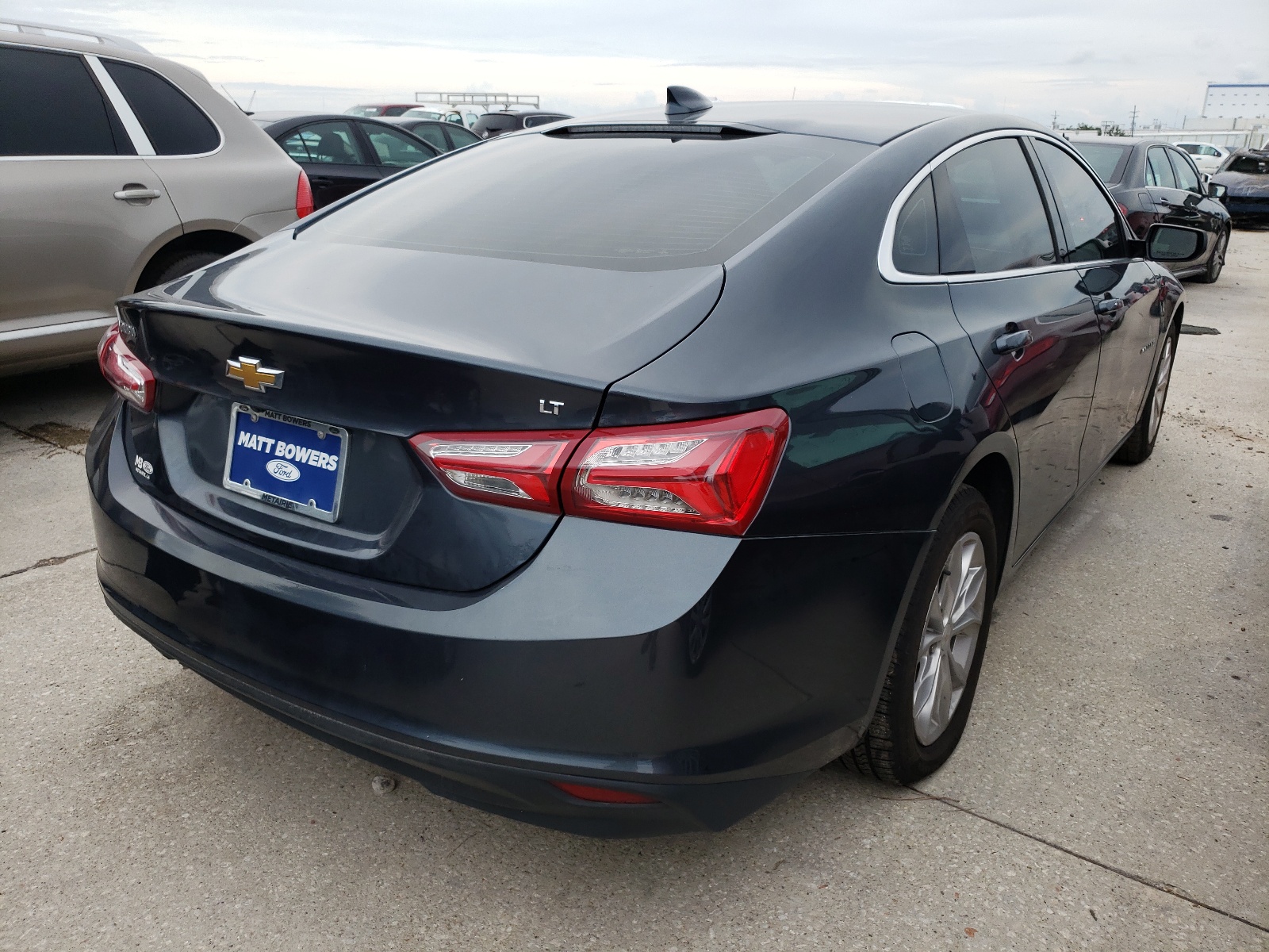 Photo 4 from auction – 2020 CHEVROLET MALIBU LT with VIN 1G1ZD5ST2LF027887