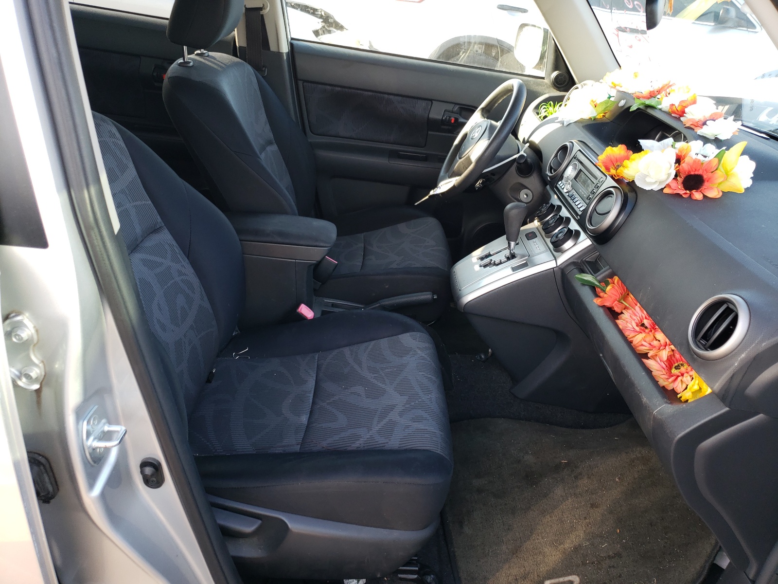 Photo 5 from auction – 2011 TOYOTA SCION XB with VIN JTLZE4FE1B1135864