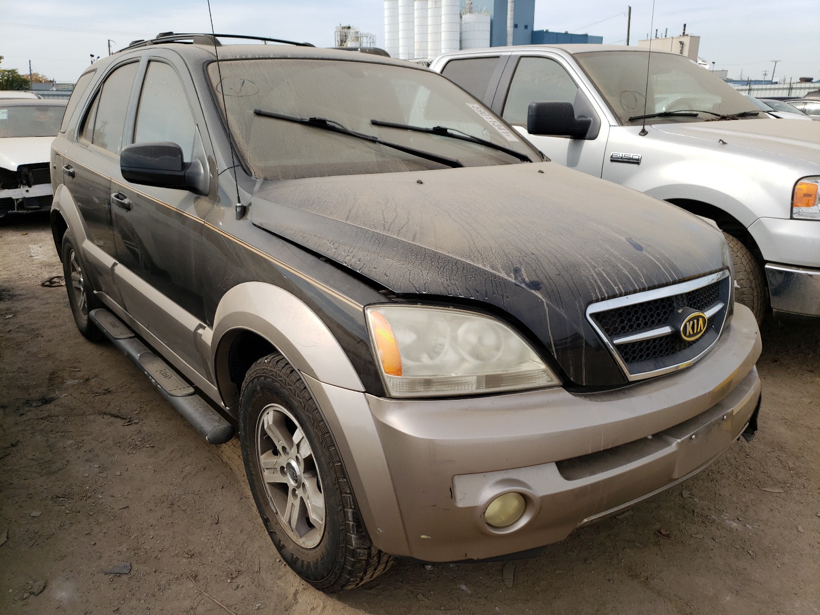 Zdjęcie 1 z aukcji – 2004 KIA SORENTO EX z VIN KNDJD733445194497