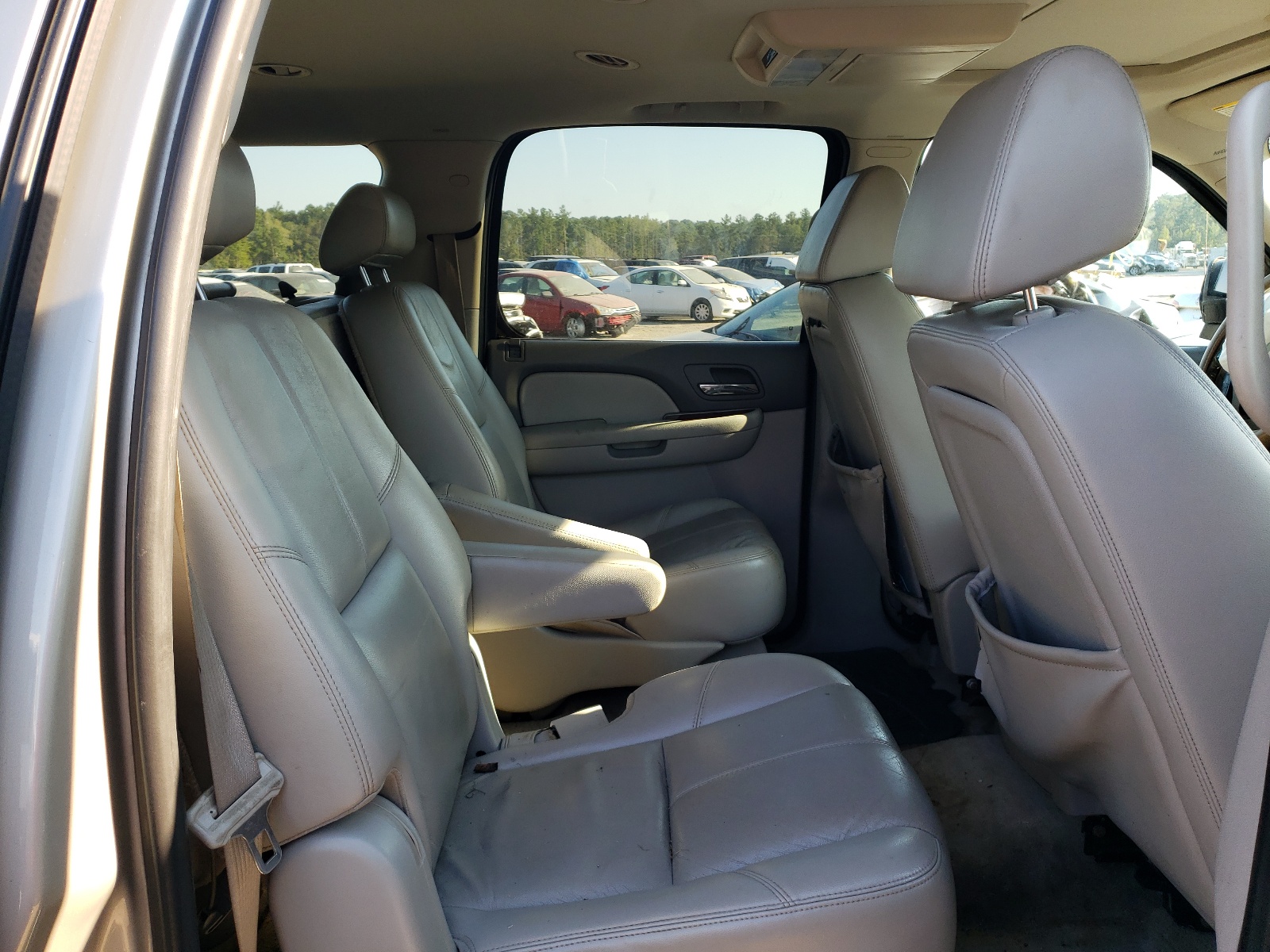Photo 6 from auction – 2008 CHEVROLET SUBURBAN K with VIN 3GNFK16348G203578