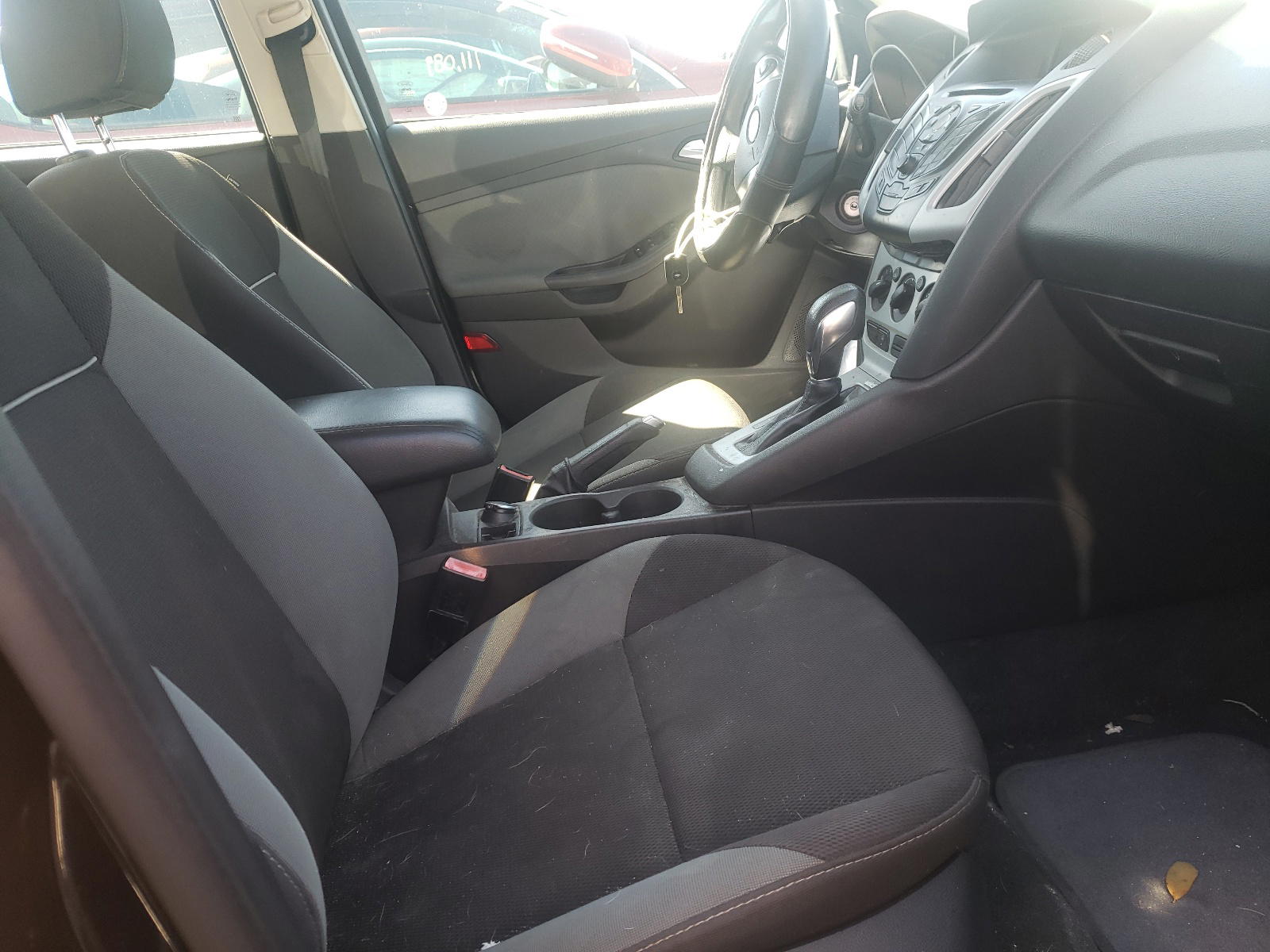 Photo 5 from auction – 2013 FORD FOCUS SE with VIN 1FADP3K26DL336128