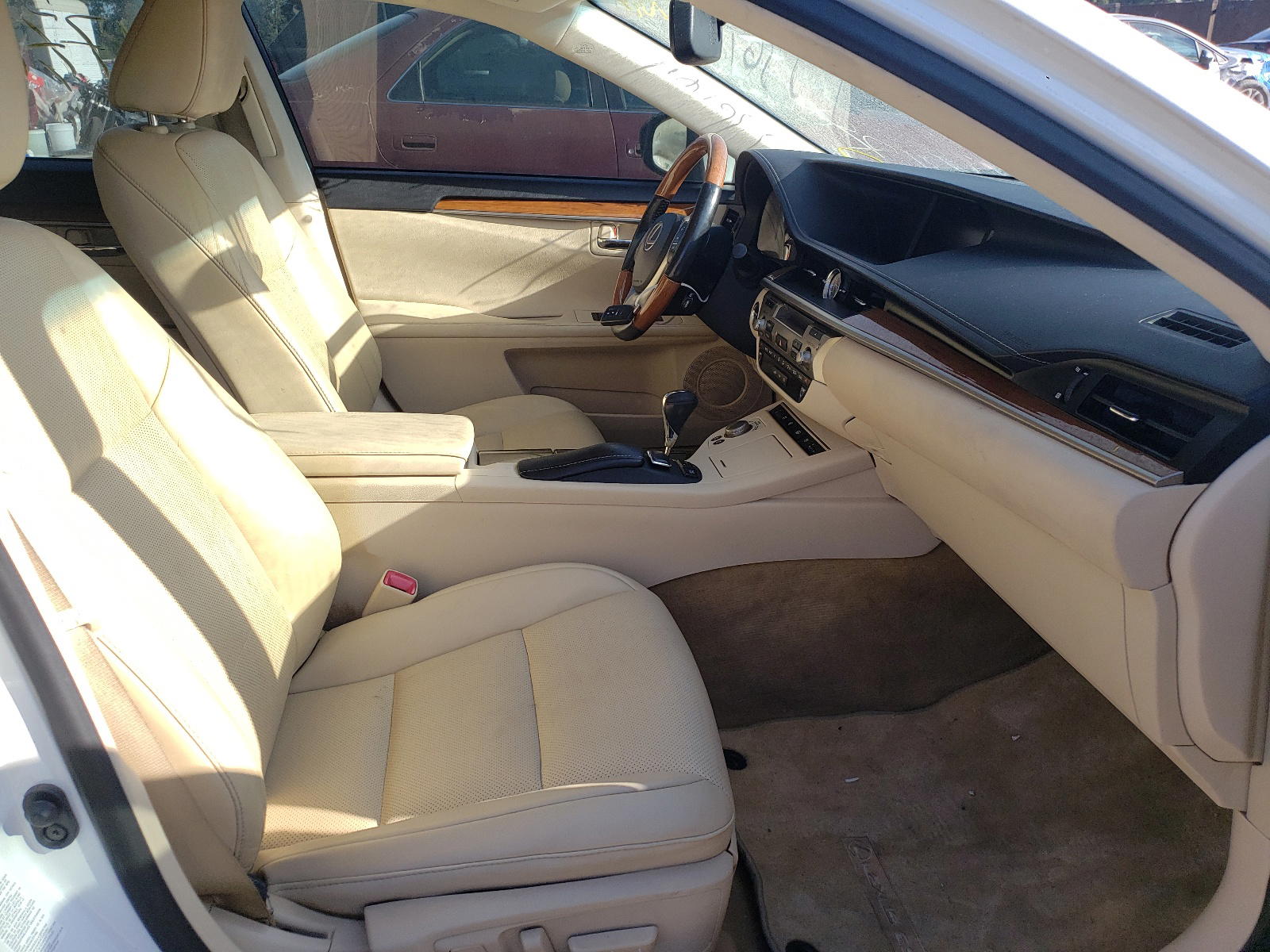 Photo 5 from auction – 2014 LEXUS ES300H with VIN JTHBW1GG7E2061033