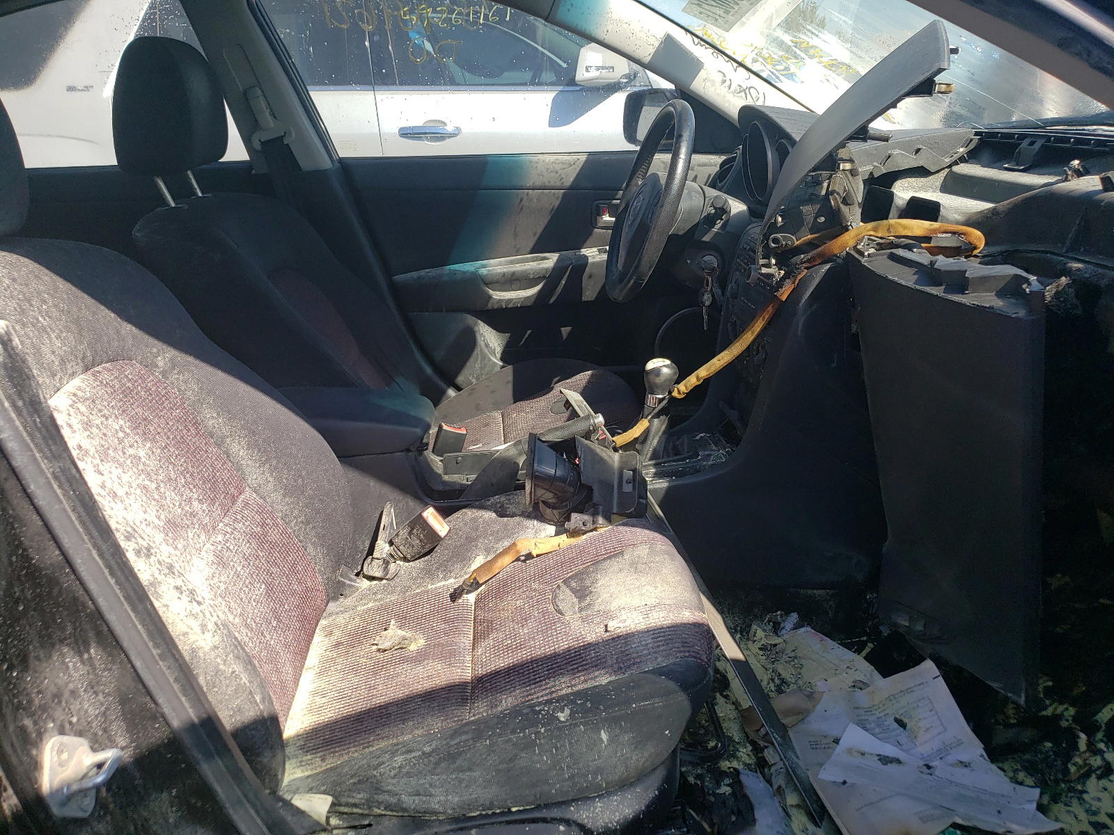 Photo 5 from auction – 2005 MAZDA 3 S with VIN JM1BK123551240145