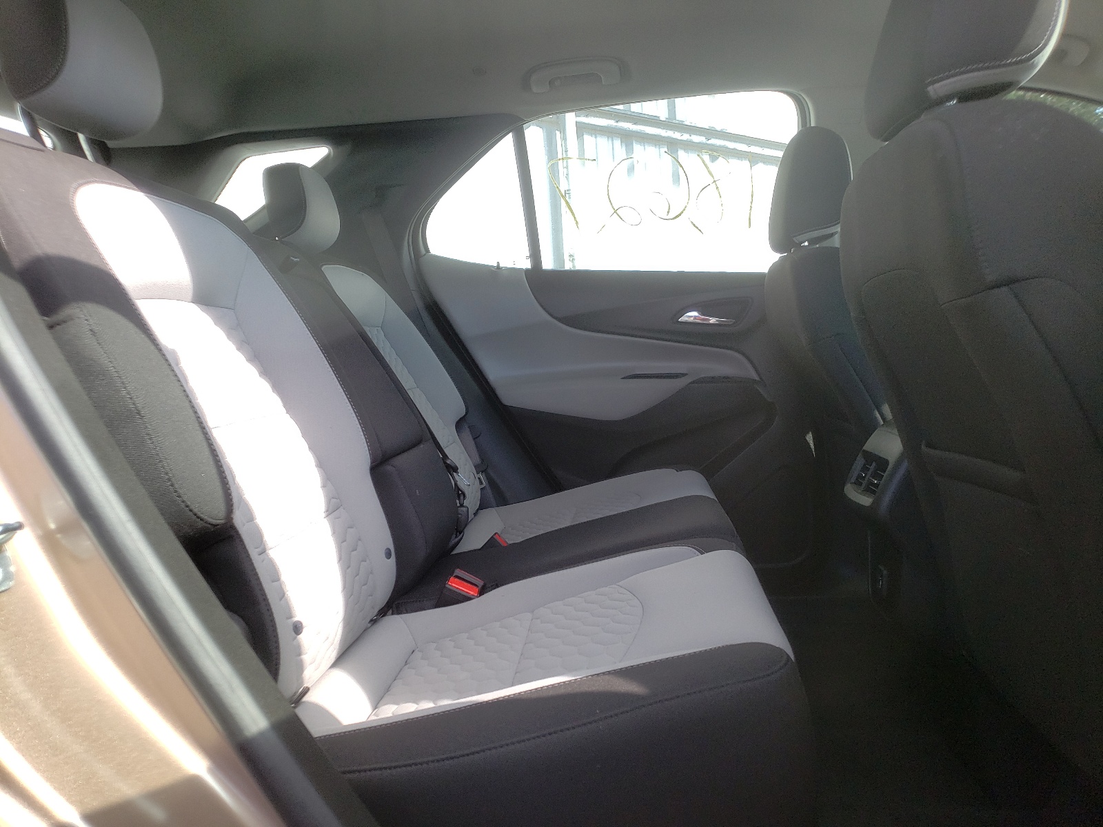 Photo 6 from auction – 2019 CHEVROLET EQUINOX LS with VIN 2GNAXSEV9K6170598